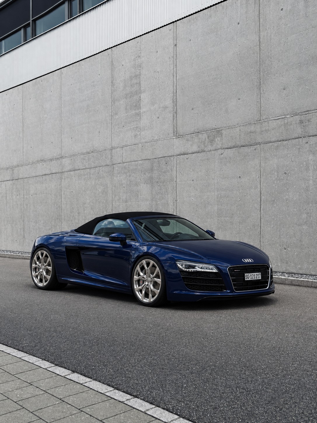 AUDI R8 Spyder 5.2 S-Tronic-image-0
