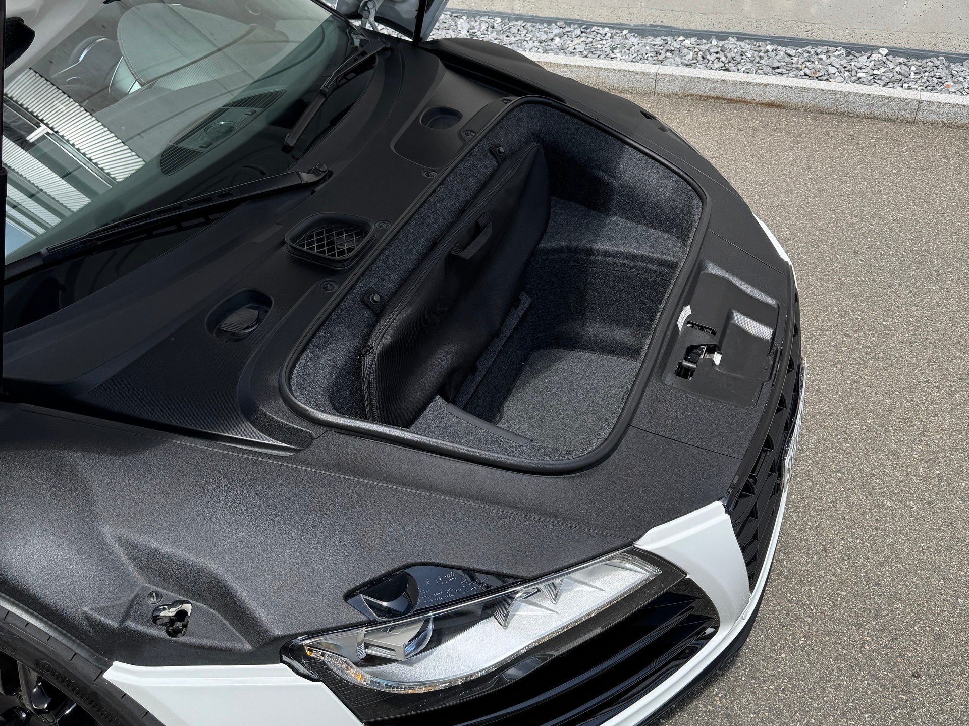 AUDI R8 Spyder 5.2 R-Tronic-image-3