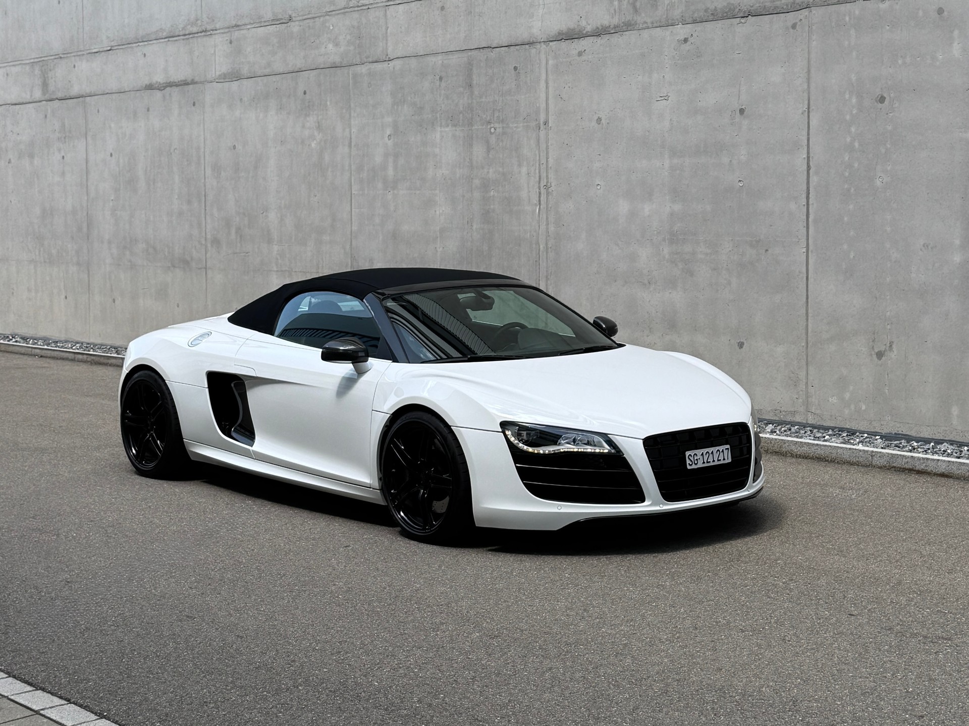 AUDI R8 Spyder 5.2 R-Tronic-image-7