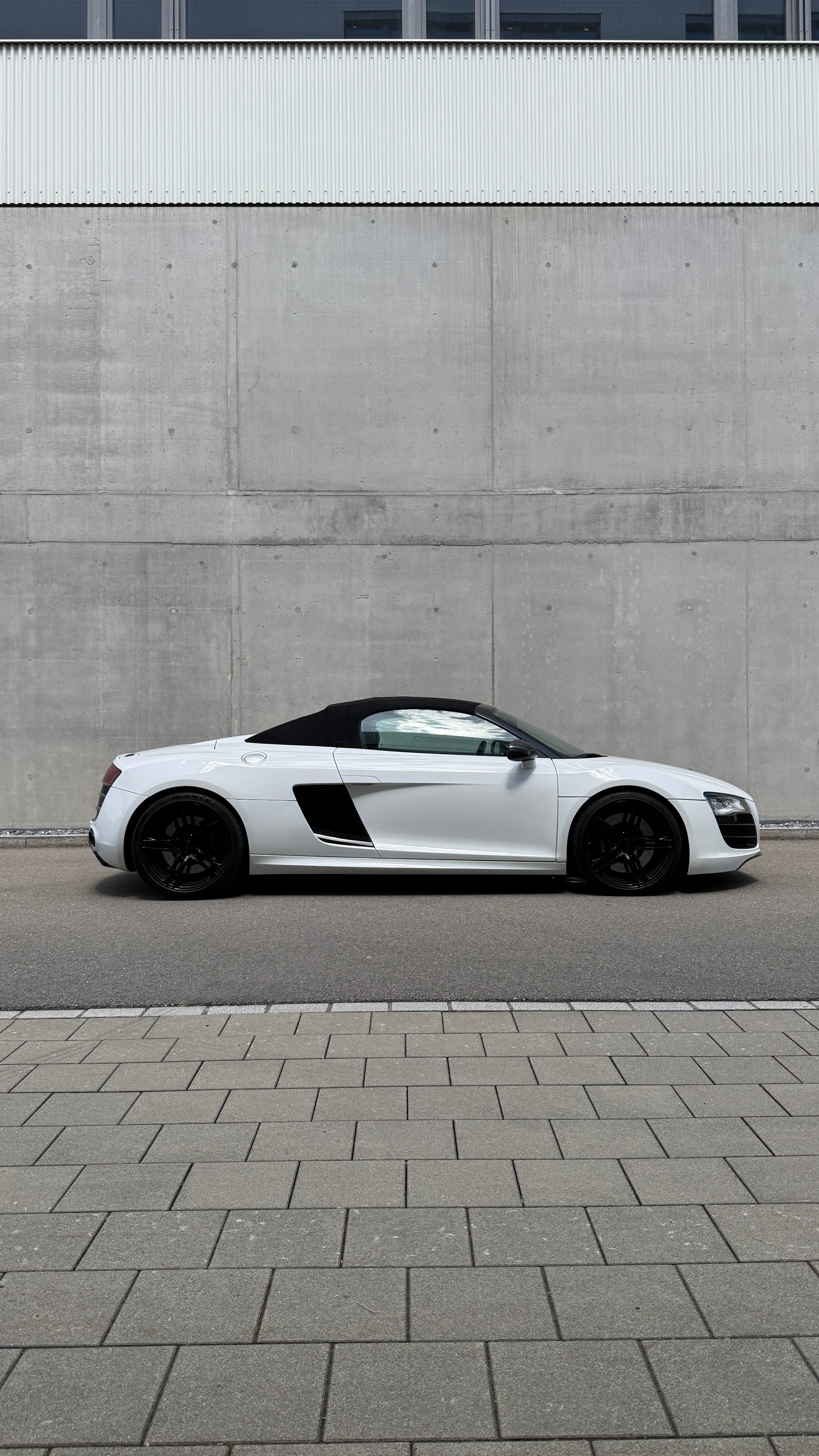 AUDI R8 Spyder 5.2 R-Tronic-image-10