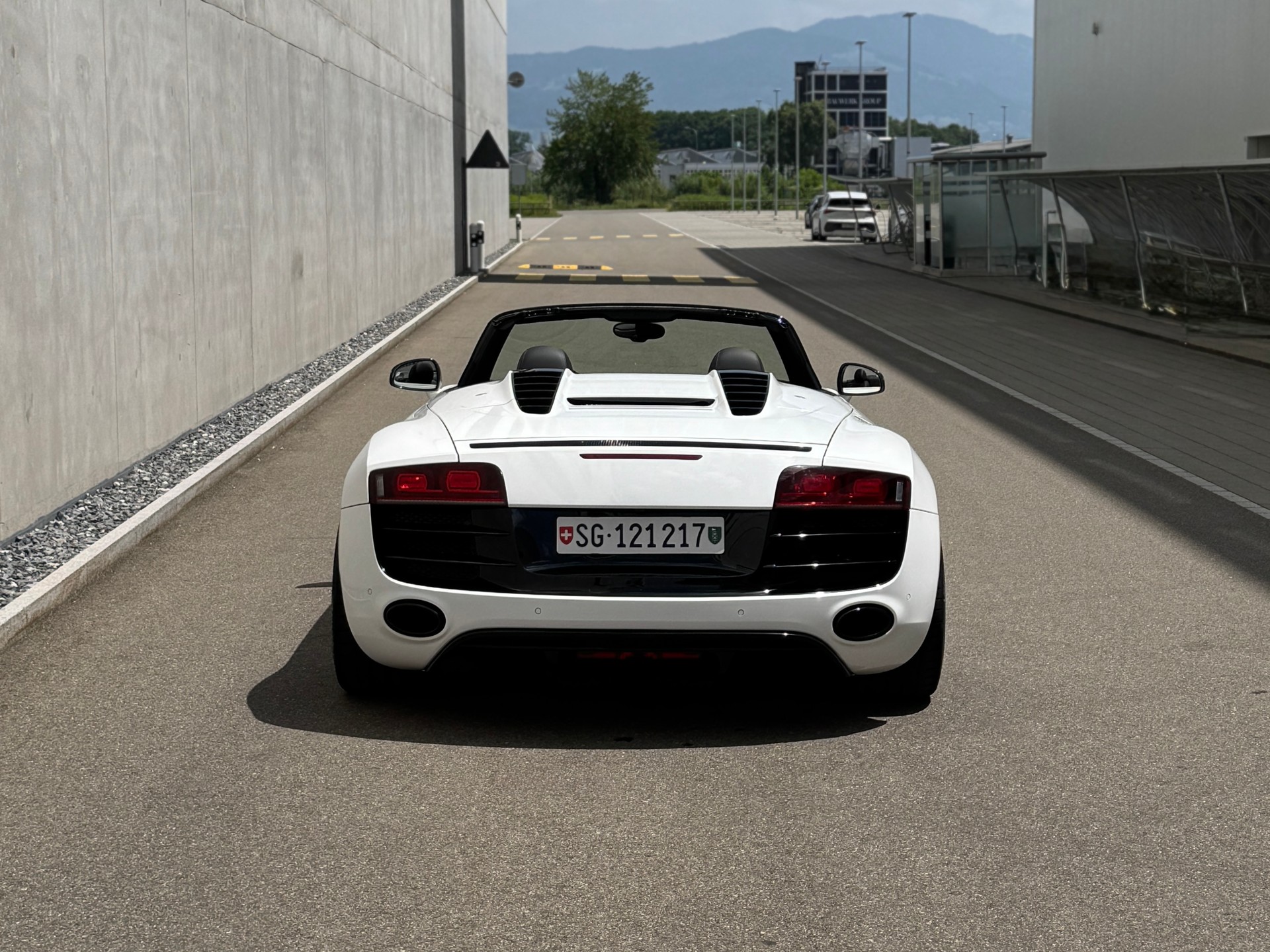 AUDI R8 Spyder 5.2 R-Tronic-image-10