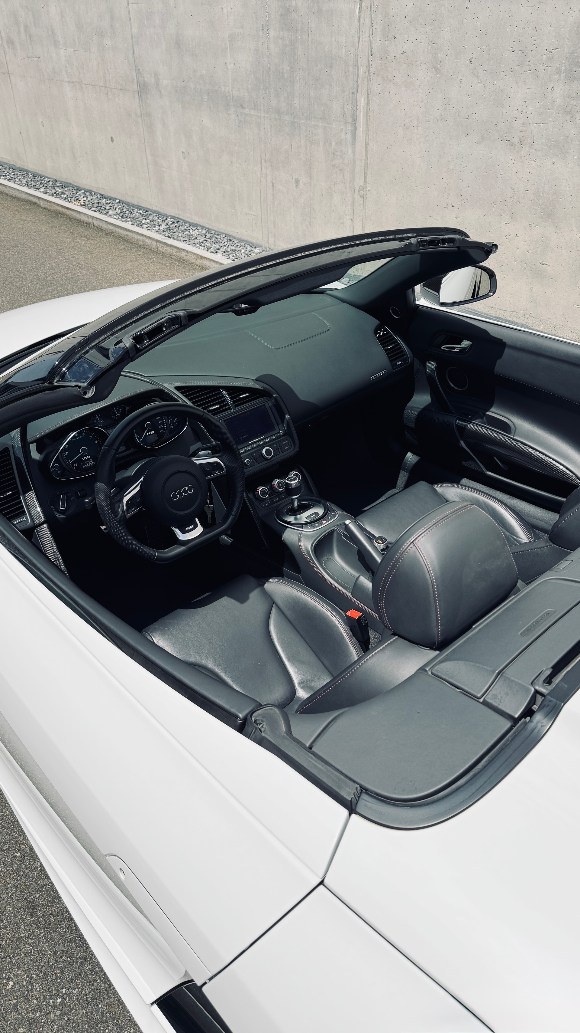 AUDI R8 Spyder 5.2 R-Tronic-image-8