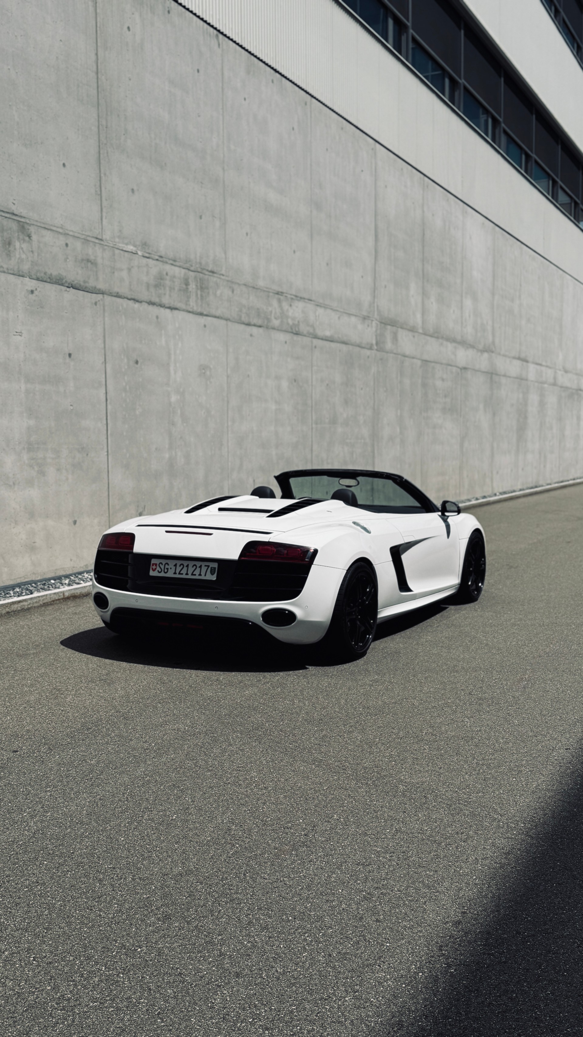 AUDI R8 Spyder 5.2 R-Tronic-image-2