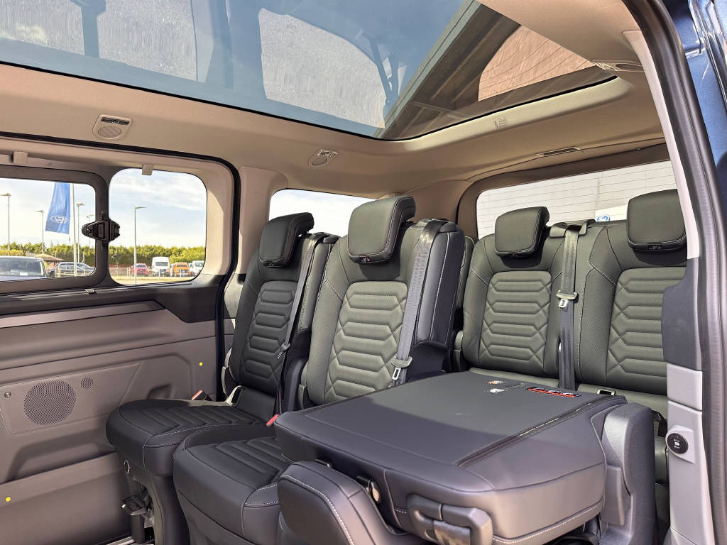 FORD E-Tourneo Custom Bus 340 L1 Titanium X-image-7