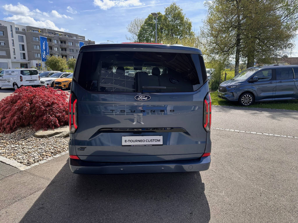 FORD E-Tourneo Custom Bus 340 L1 Titanium X-image-3