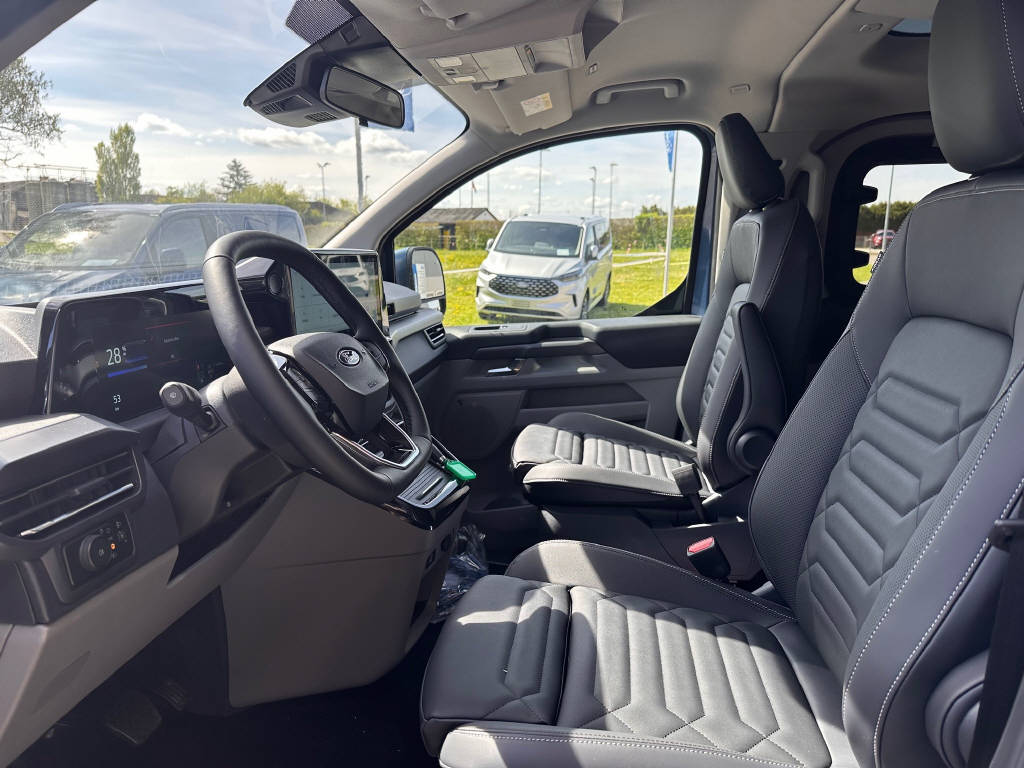 FORD E-Tourneo Custom Bus 340 L1 Titanium X-image-6