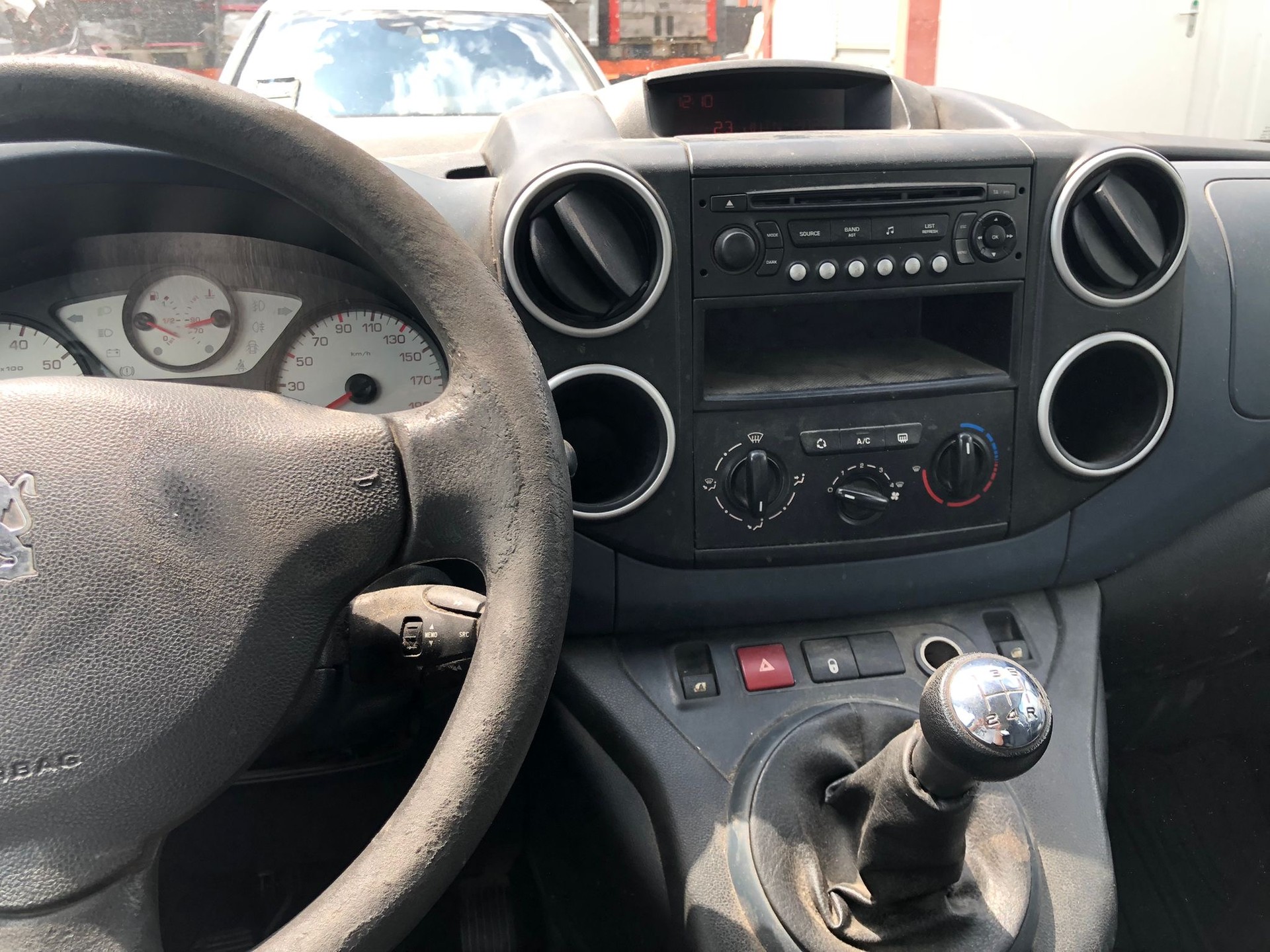 PEUGEOT Partner 1.6 Urban-image-7