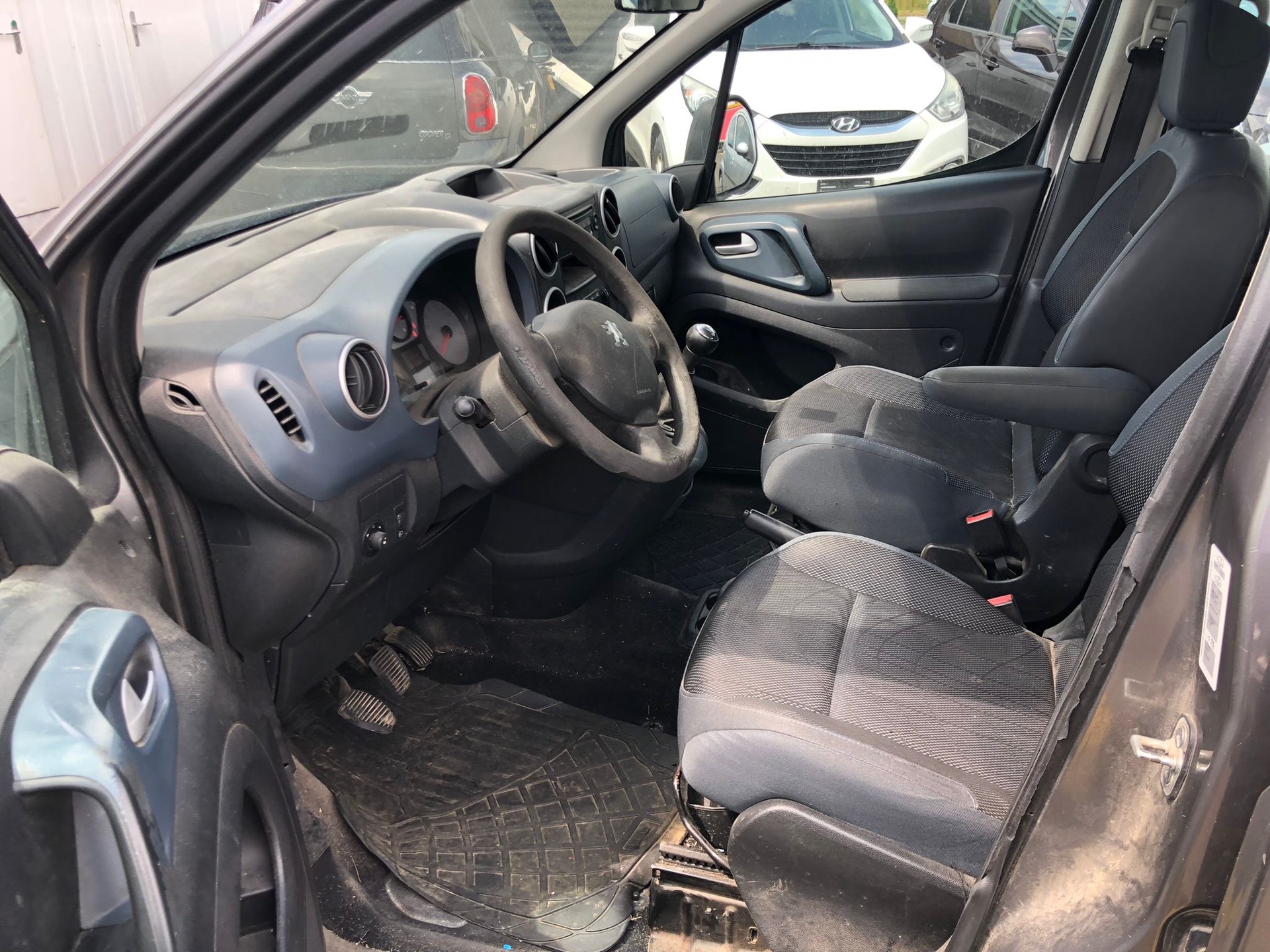PEUGEOT Partner 1.6 Urban-image-8