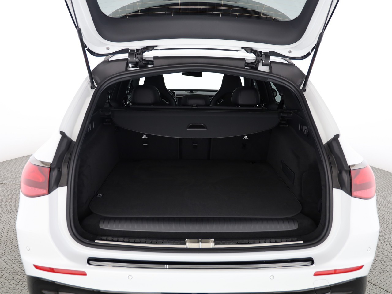 MERCEDES-BENZ E 53 Hybrid T 4Matic+ 9G-Tronic-image-18