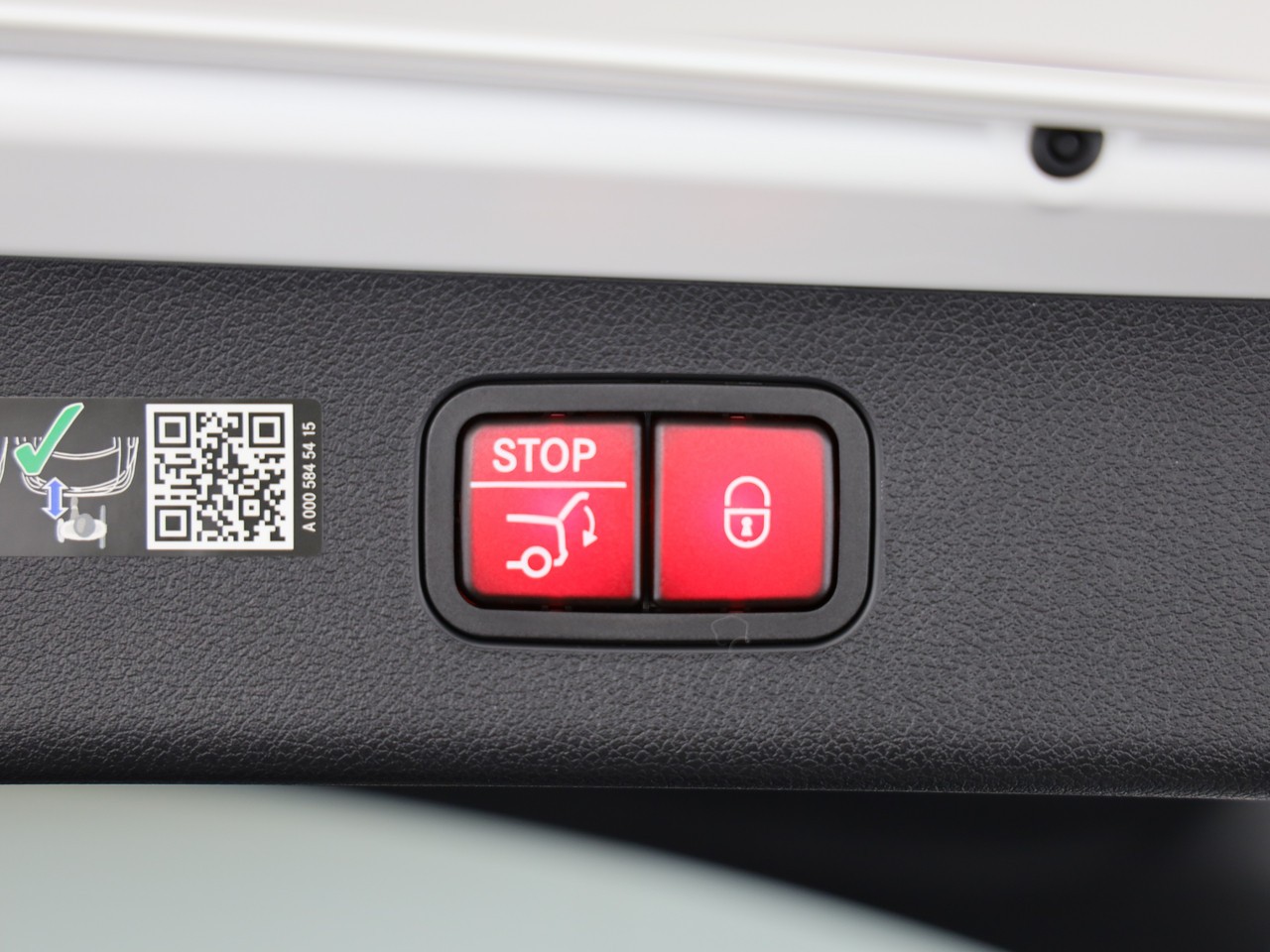 MERCEDES-BENZ E 53 Hybrid T 4Matic+ 9G-Tronic-image-17