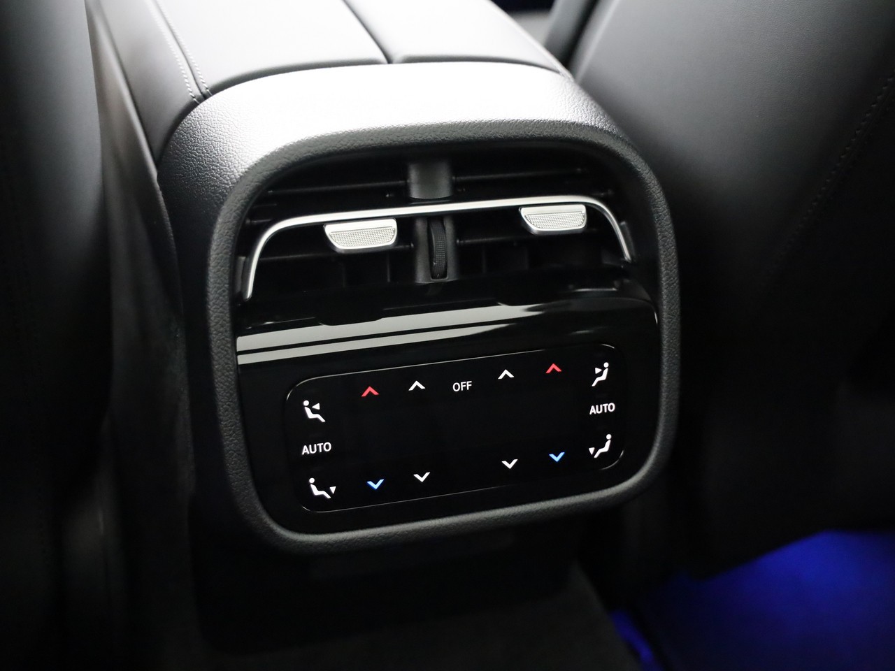 MERCEDES-BENZ E 53 Hybrid T 4Matic+ 9G-Tronic-image-14