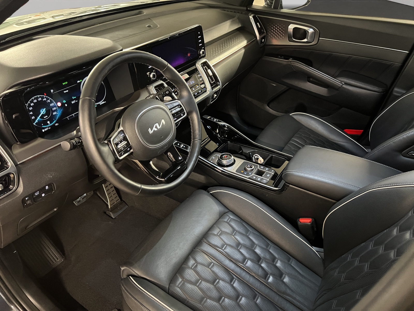KIA Sorento 1.6 T Plug-in Hybrid Style-image-5