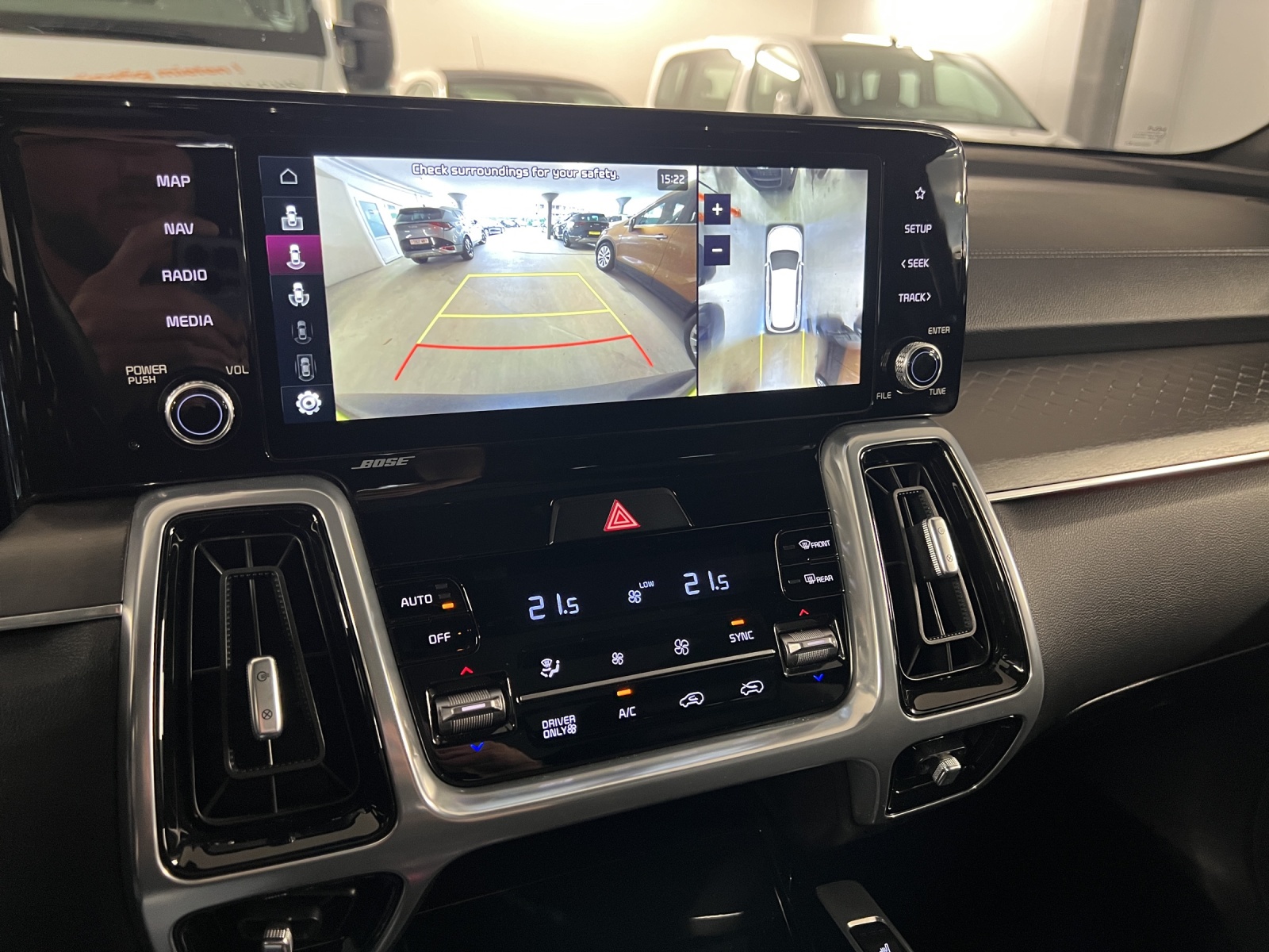 KIA Sorento 1.6 T Plug-in Hybrid Style-image-9