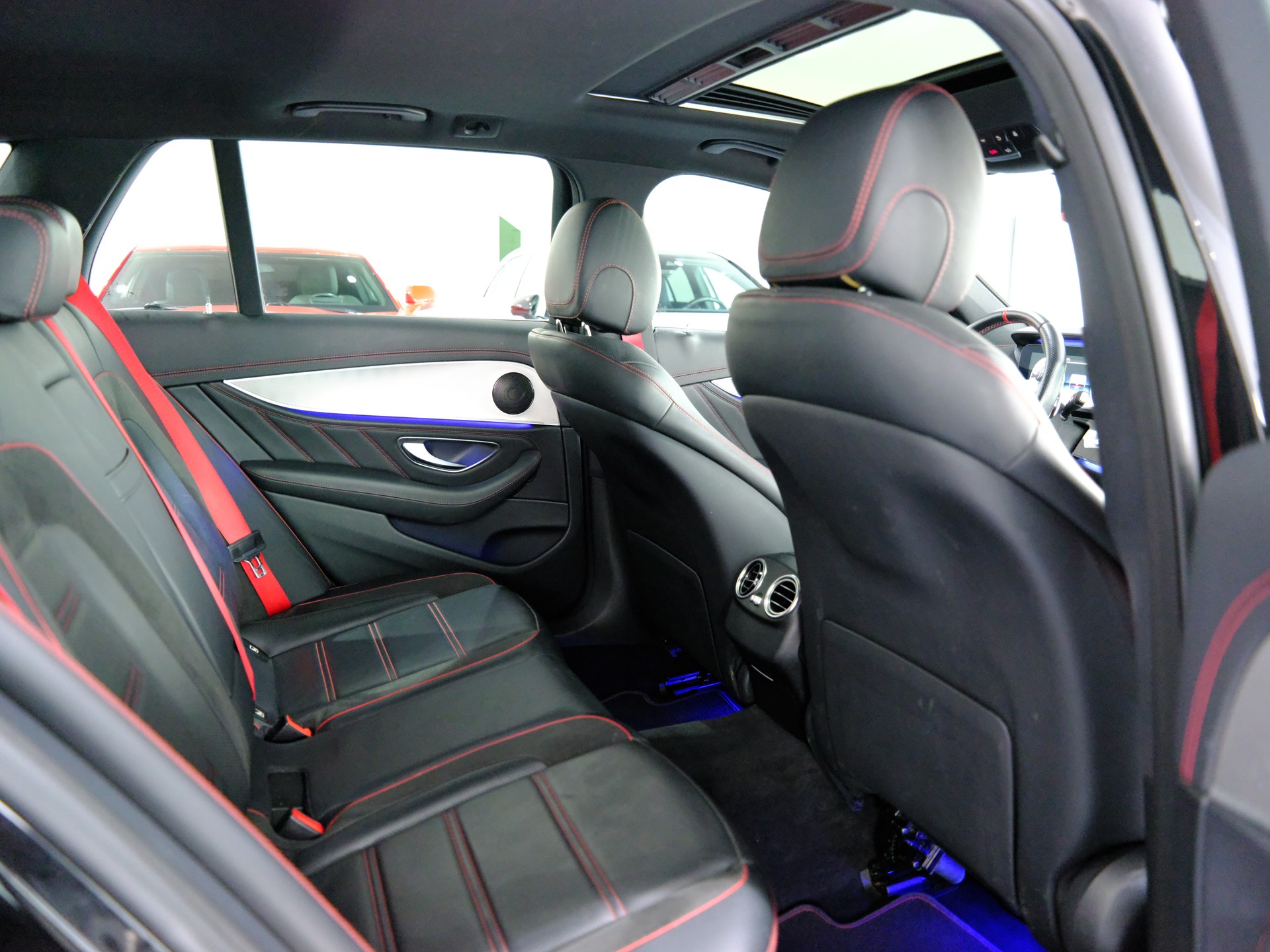 MERCEDES-BENZ E 53 AMG 4Matic 9G-Tronic-image-13