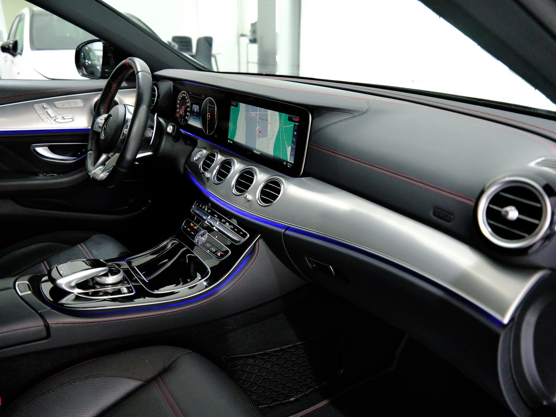MERCEDES-BENZ E 53 AMG 4Matic 9G-Tronic-image-12