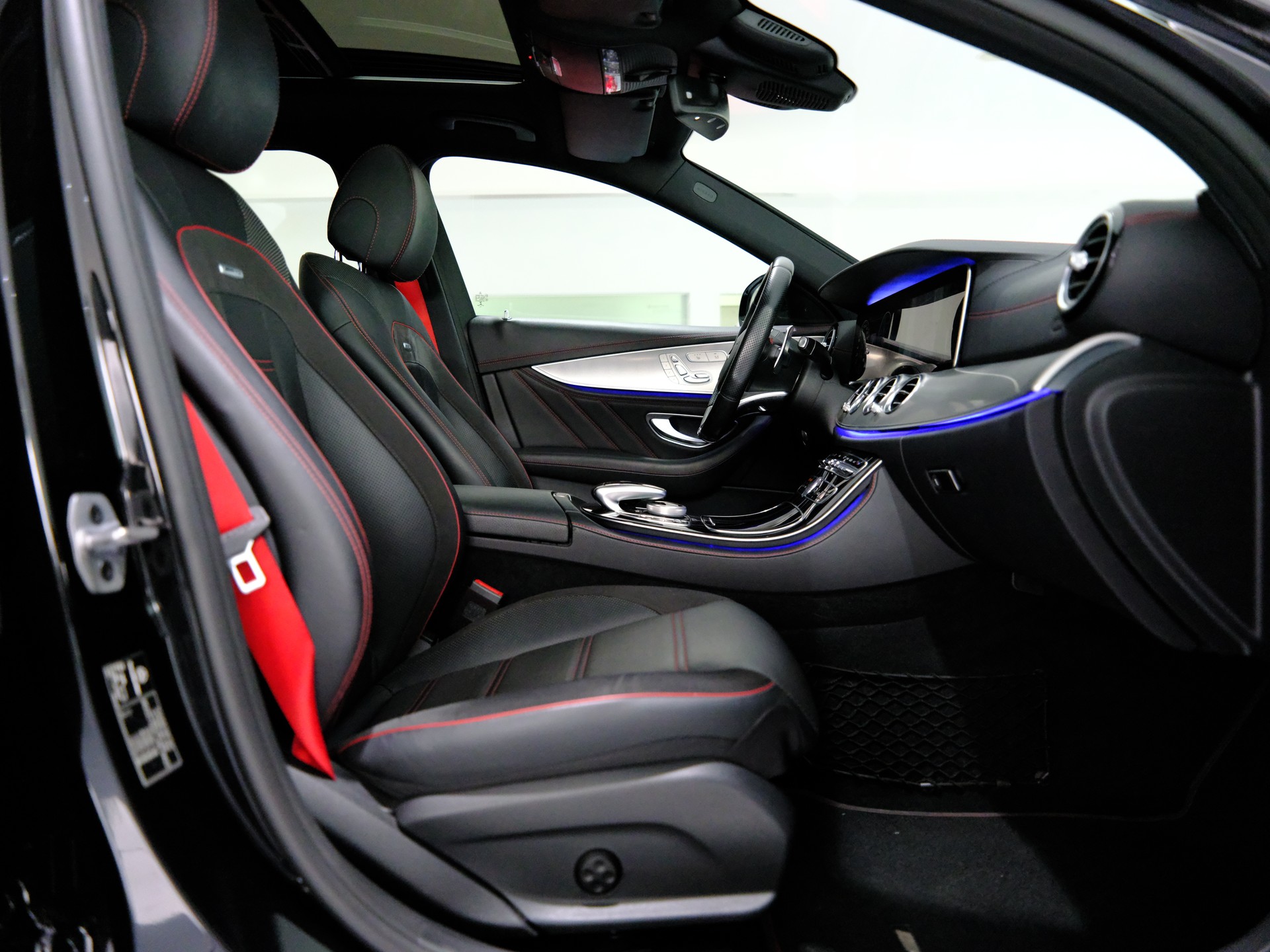 MERCEDES-BENZ E 53 AMG 4Matic 9G-Tronic-image-11