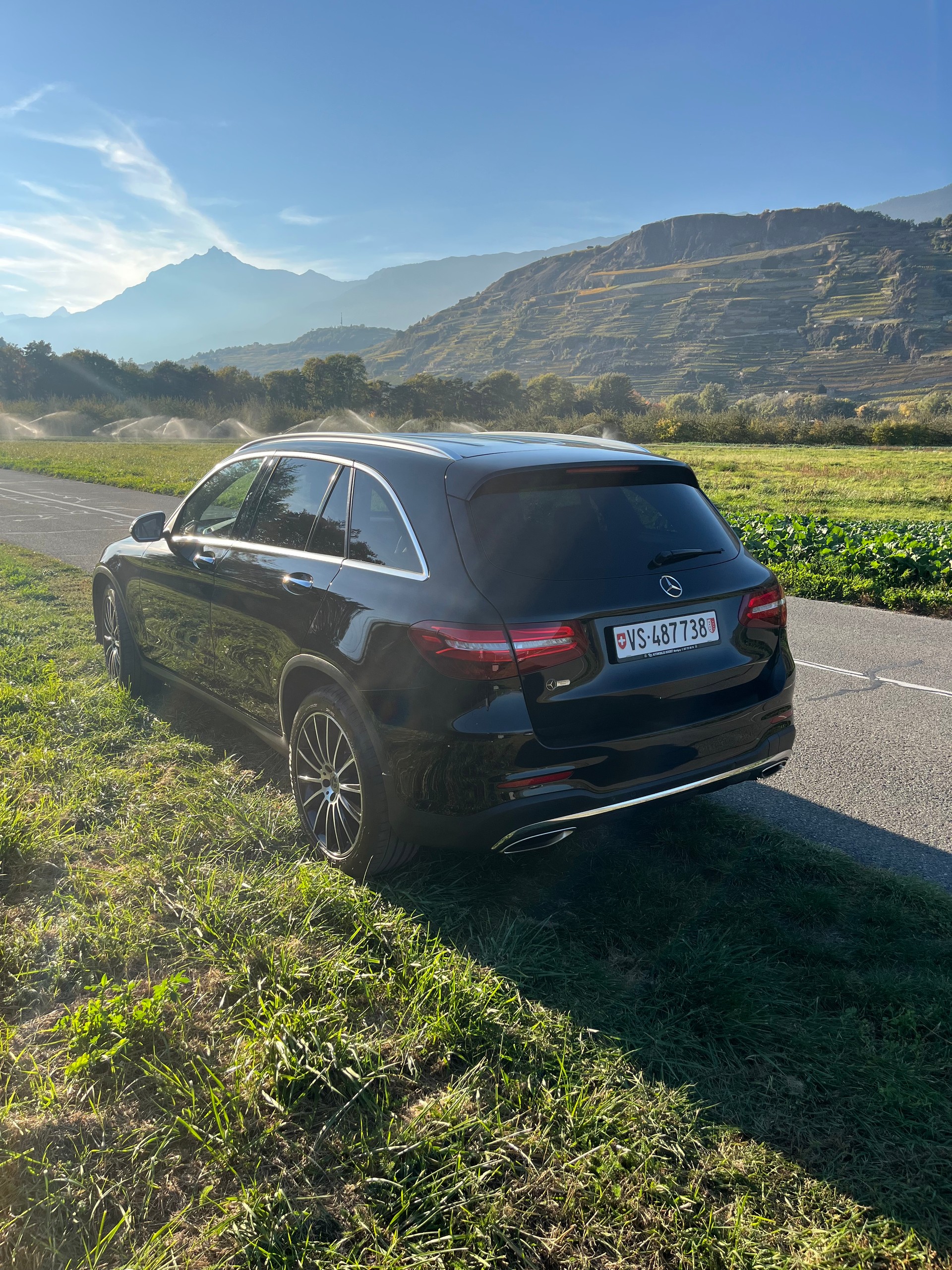 MERCEDES-BENZ GLC 250 AMG Line 4Matic 9G-Tronic-image-1