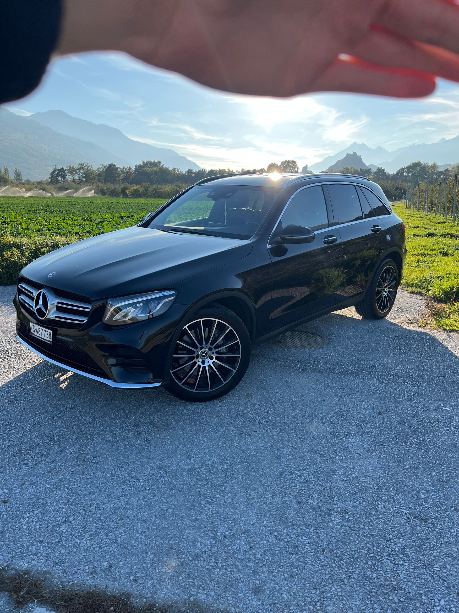 MERCEDES-BENZ GLC 250 AMG Line 4Matic 9G-Tronic-image-2