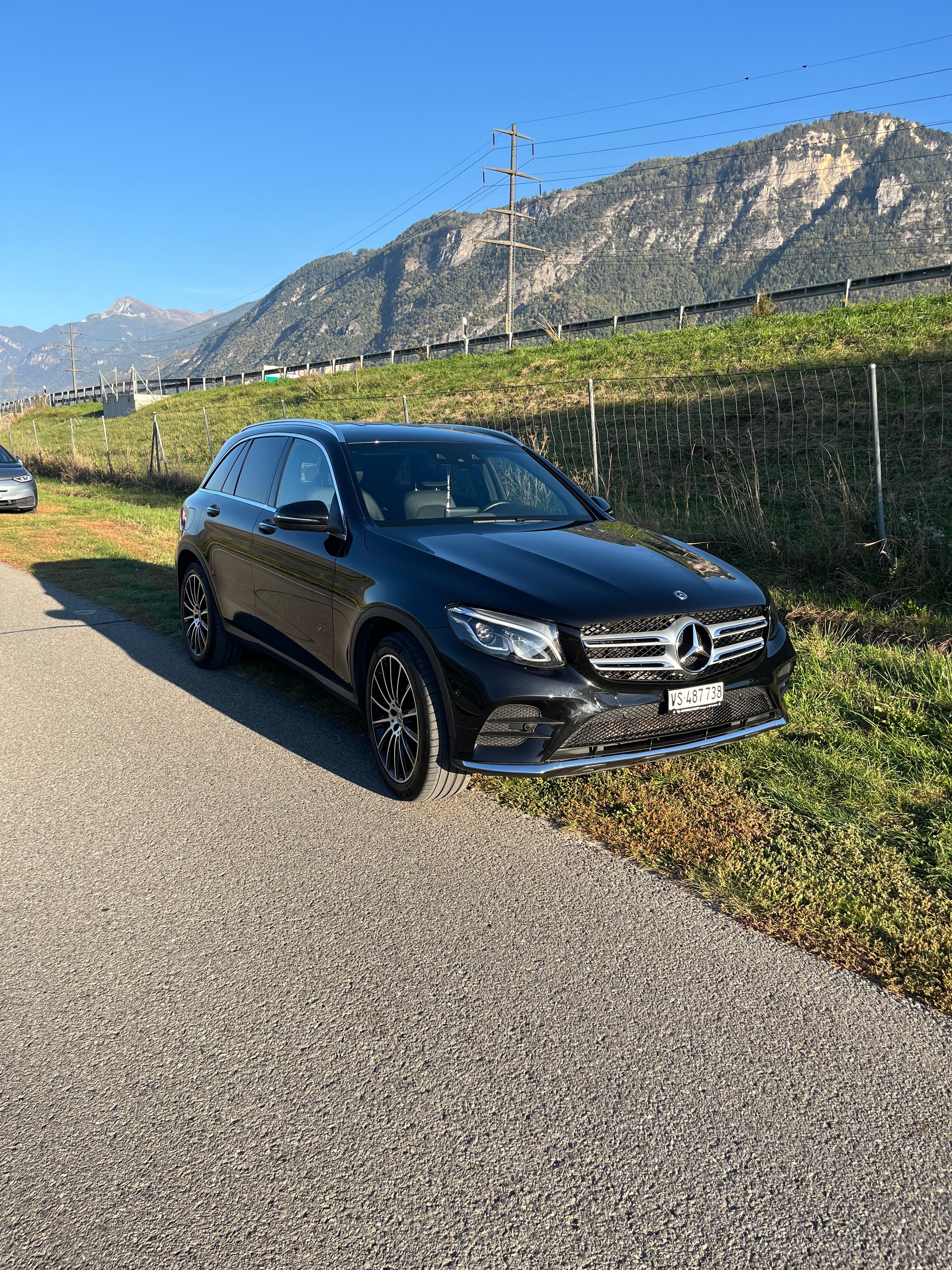 MERCEDES-BENZ GLC 250 AMG Line 4Matic 9G-Tronic-image-0