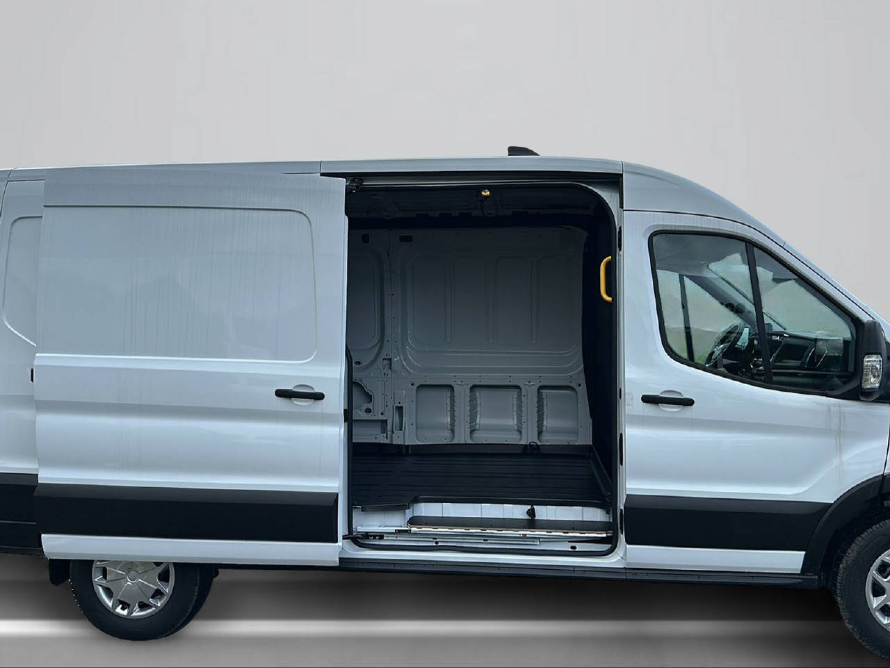 FORD E-Transit Van 350 L3H2 68kWh Trend-image-7