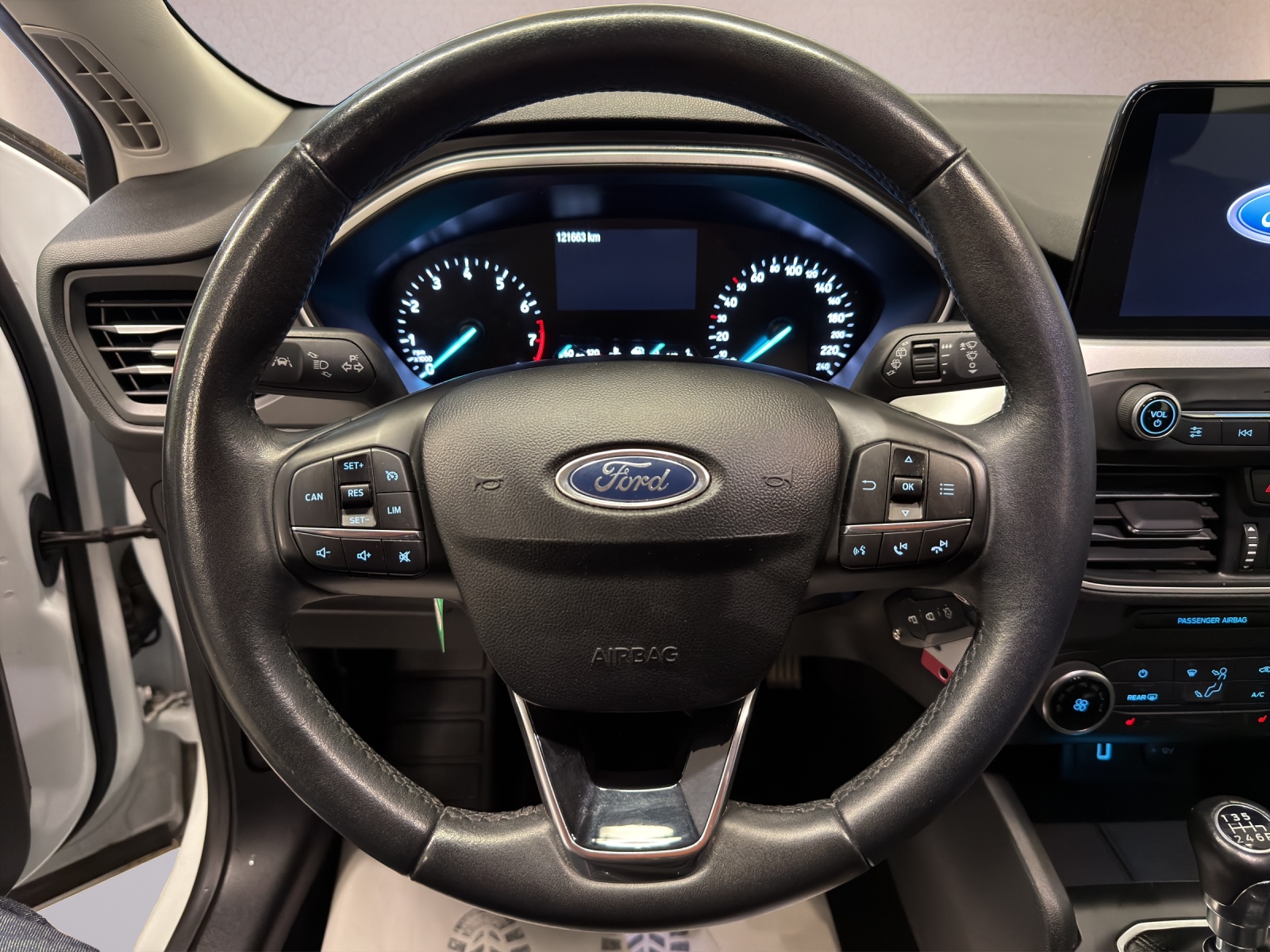 FORD Focus 1.0 SCTi Business-image-10