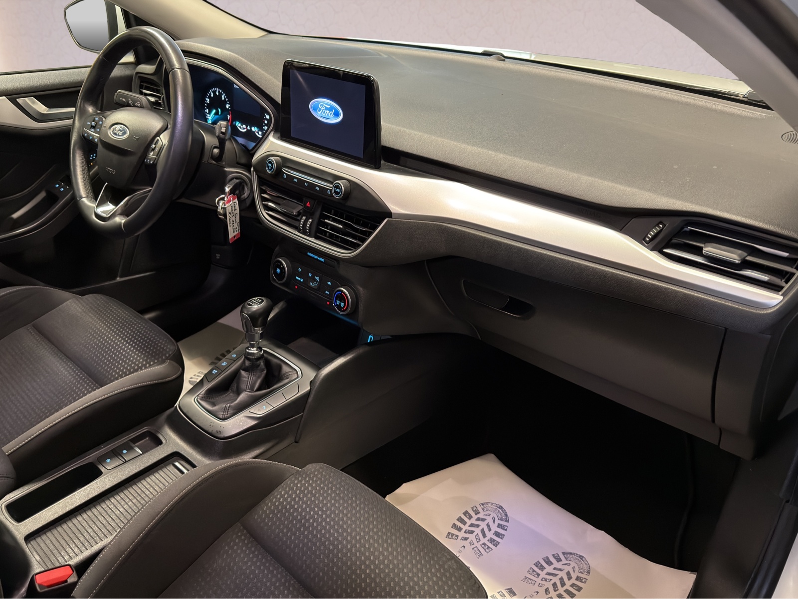 FORD Focus 1.0 SCTi Business-image-9