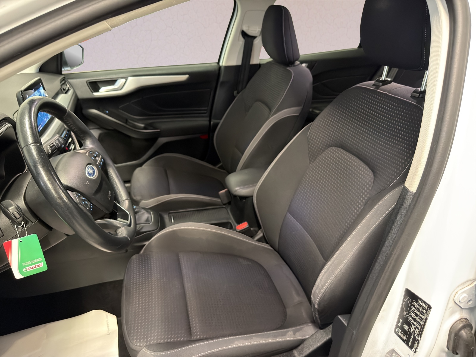 FORD Focus 1.0 SCTi Business-image-12