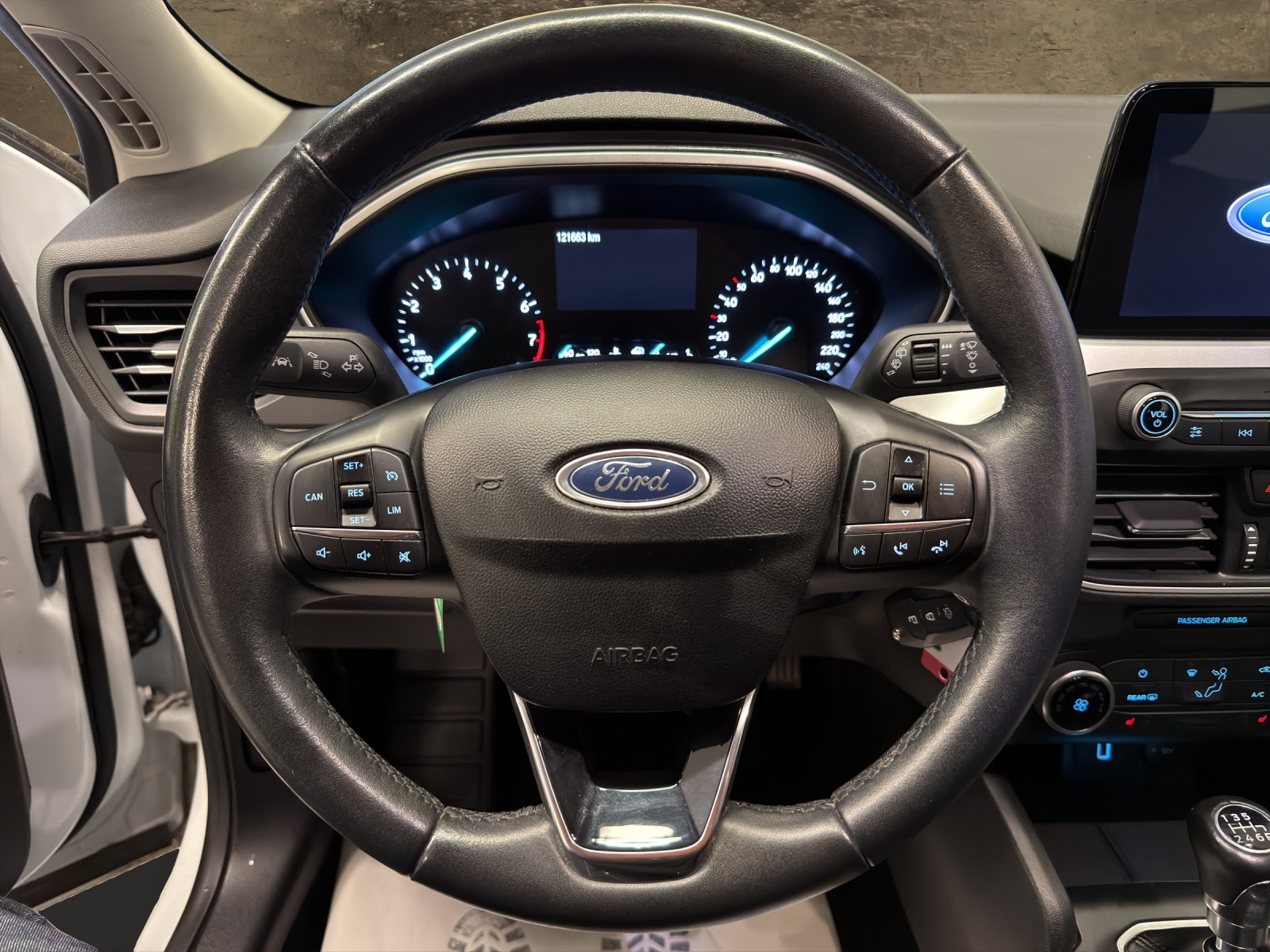 FORD Focus 1.0 SCTi Business-image-9