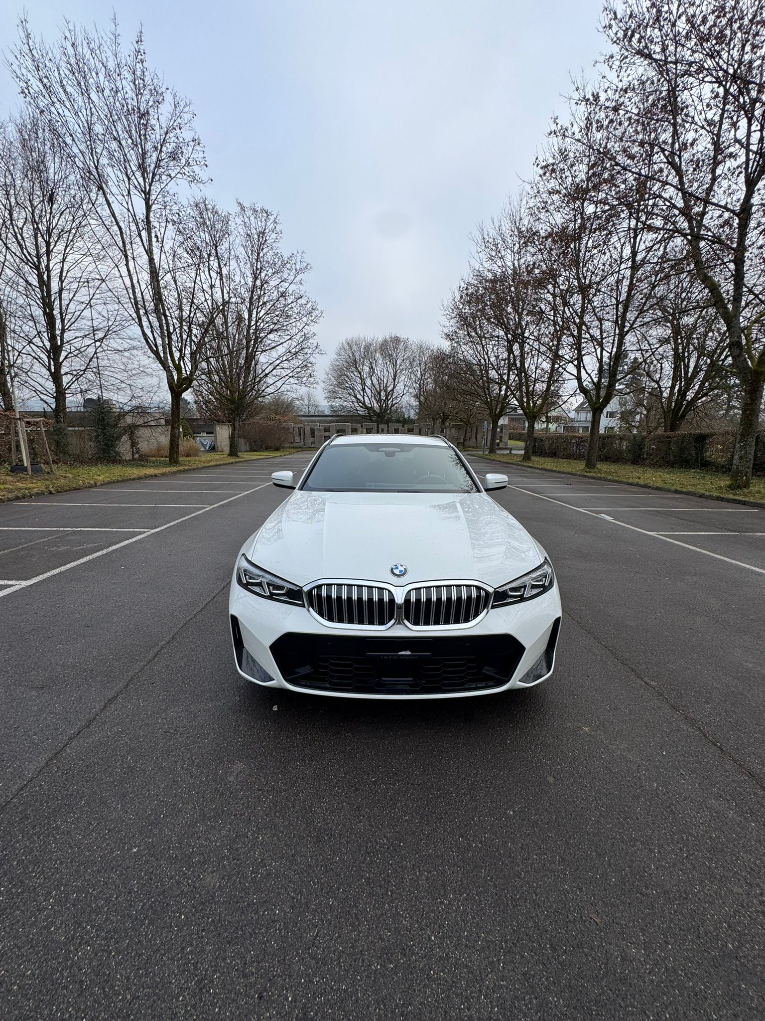 BMW 320d xDrive 48V Touring Steptronic M Sport-image-0
