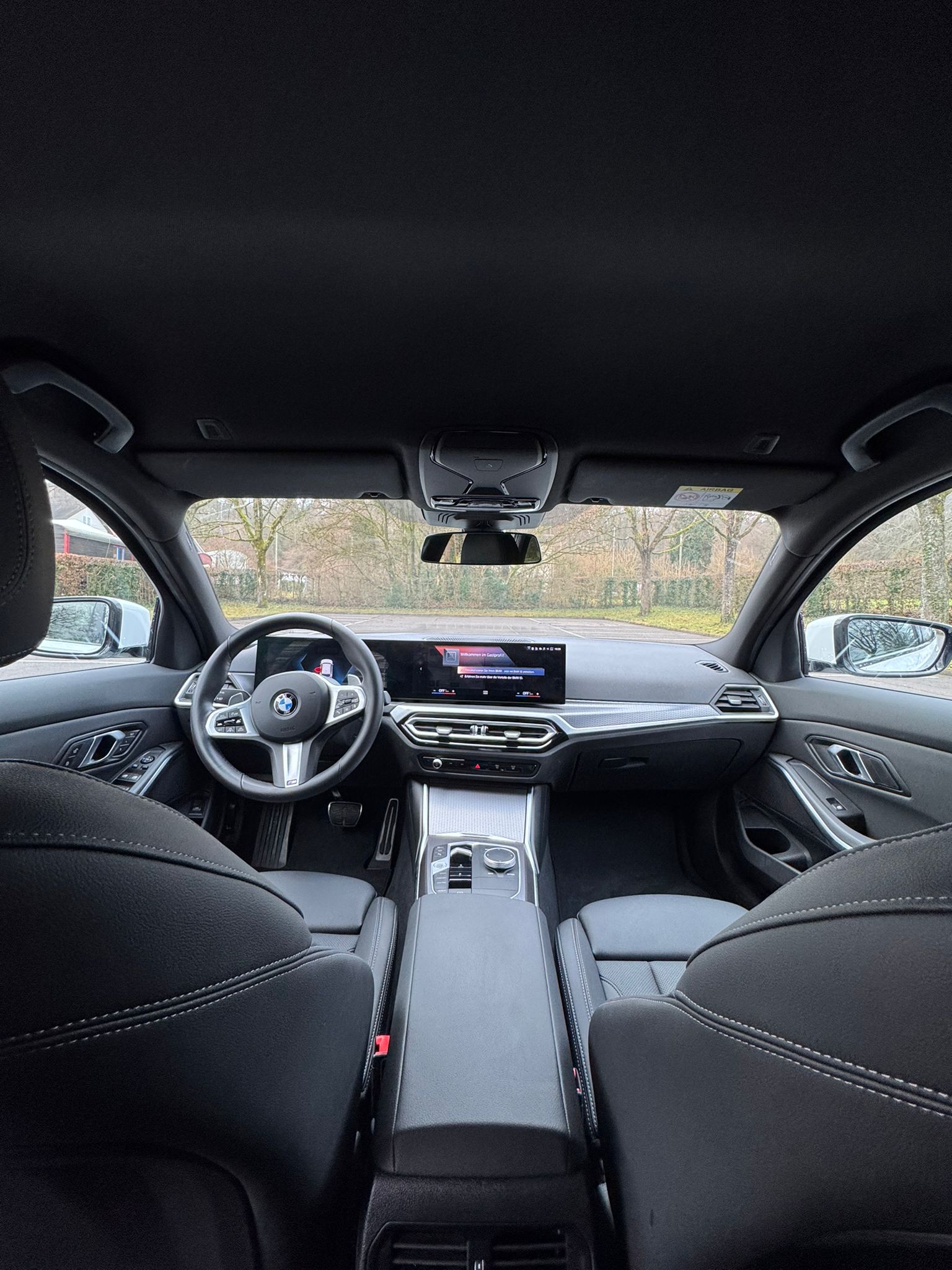 BMW 320d xDrive 48V Touring Steptronic M Sport-image-10