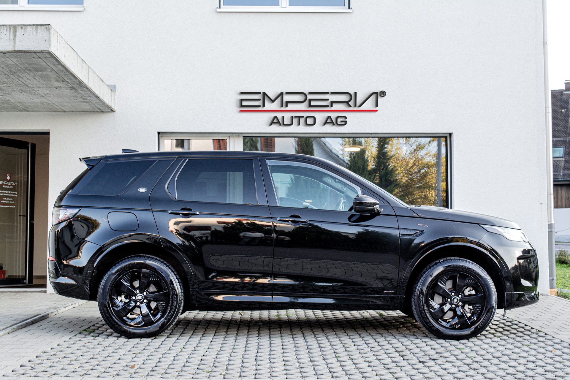LAND ROVER Discovery Sport R Dyn P200 2.0 Si4 MHEV HSE BLACK PACK-image-5