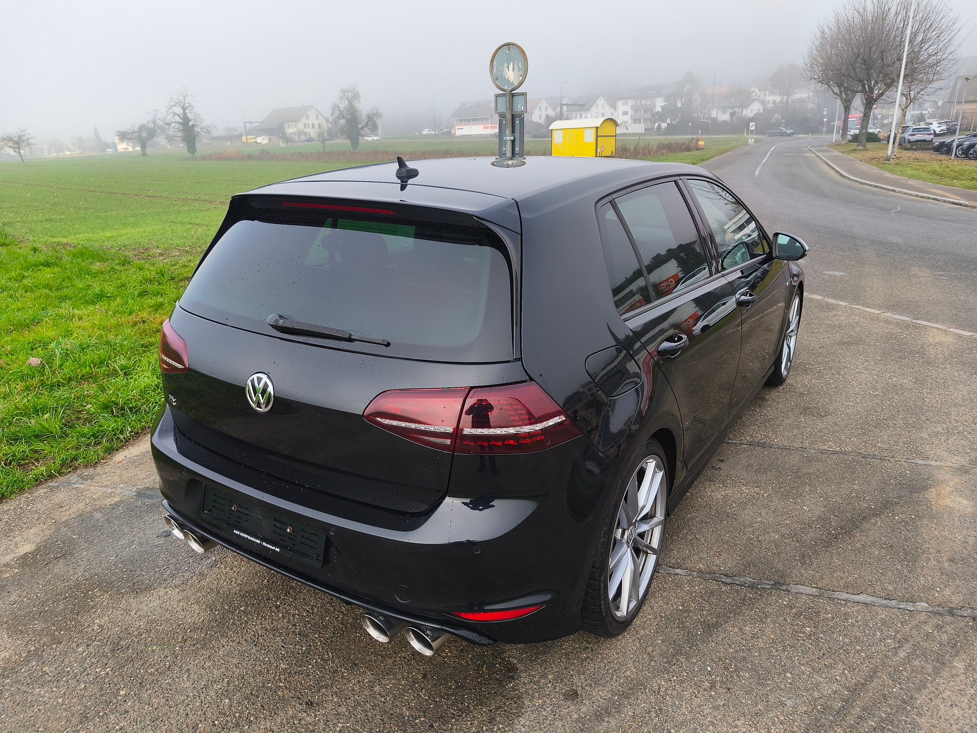 VW Golf 2.0 TSI R 4Motion DSG-image-4