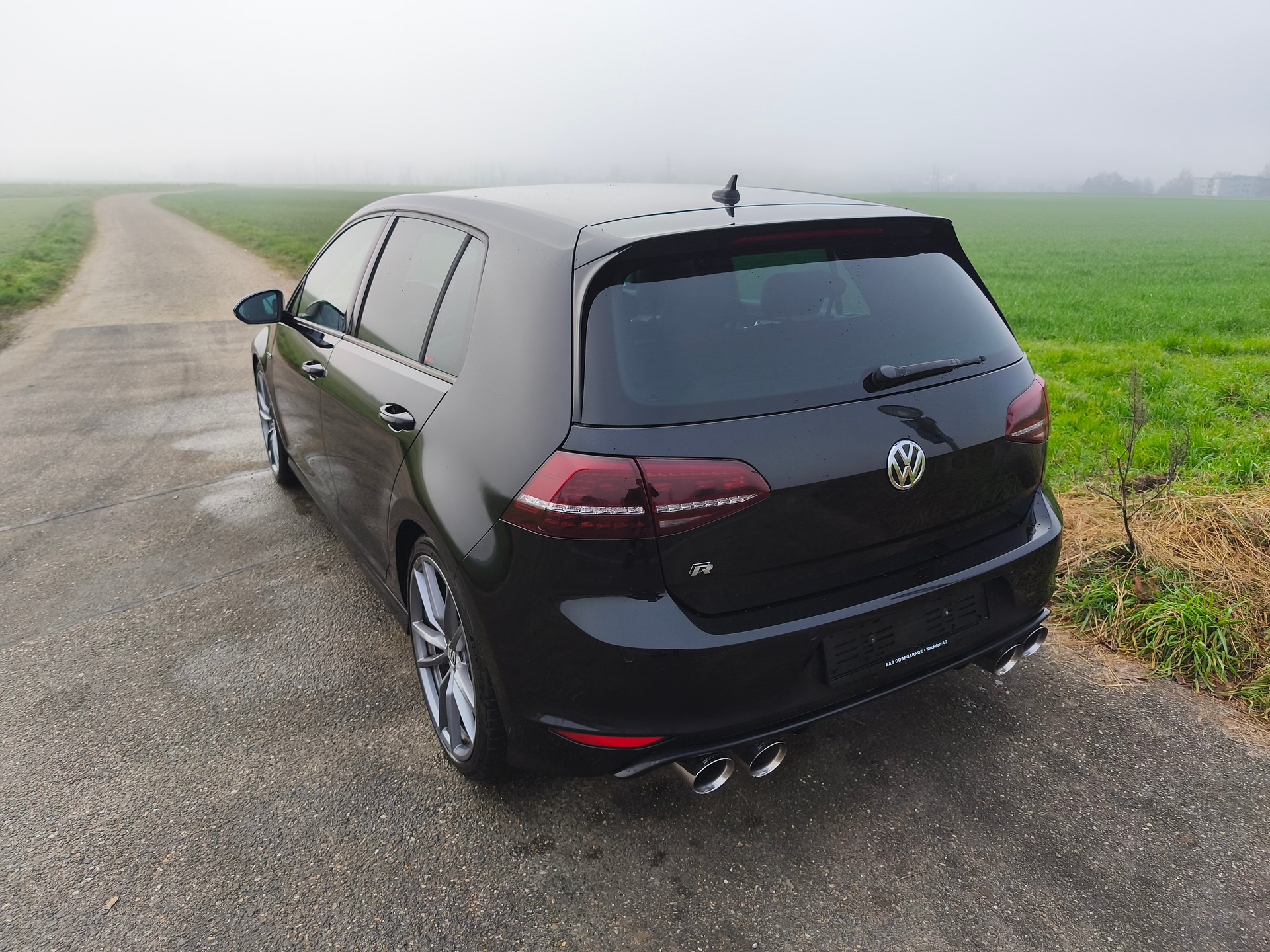 VW Golf 2.0 TSI R 4Motion DSG-image-2