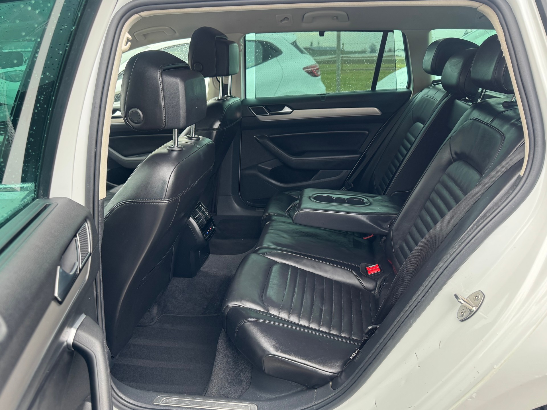 VW Passat Variant 1.4 TSI ACT BMT Highline DSG-image-10
