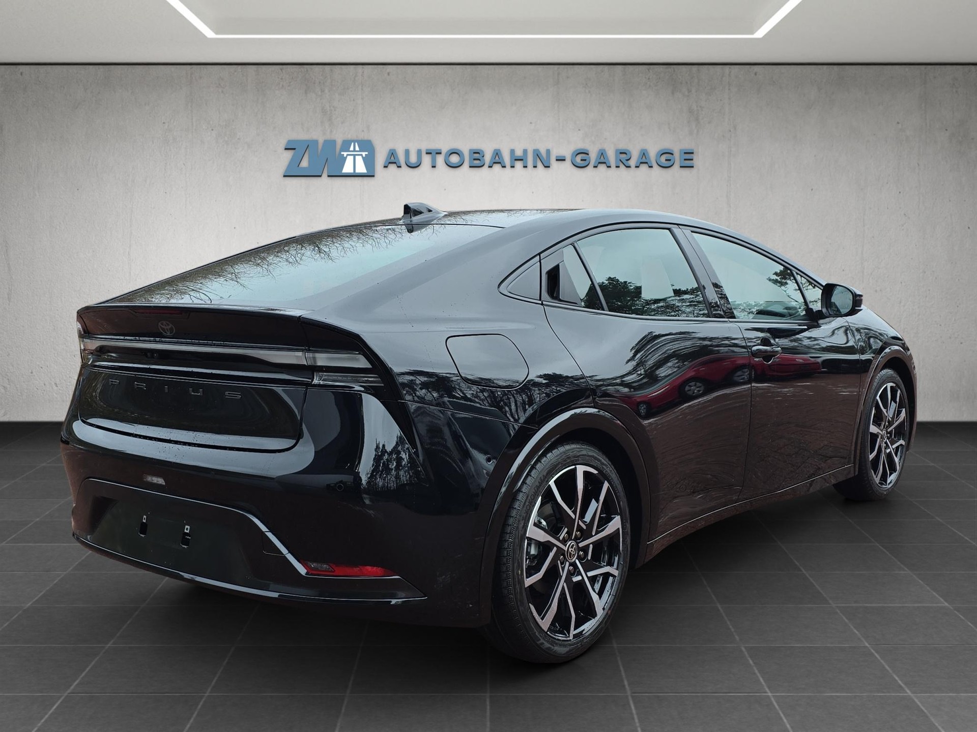 TOYOTA Prius 2.0 Plug-In-Hybrid Premium-image-4
