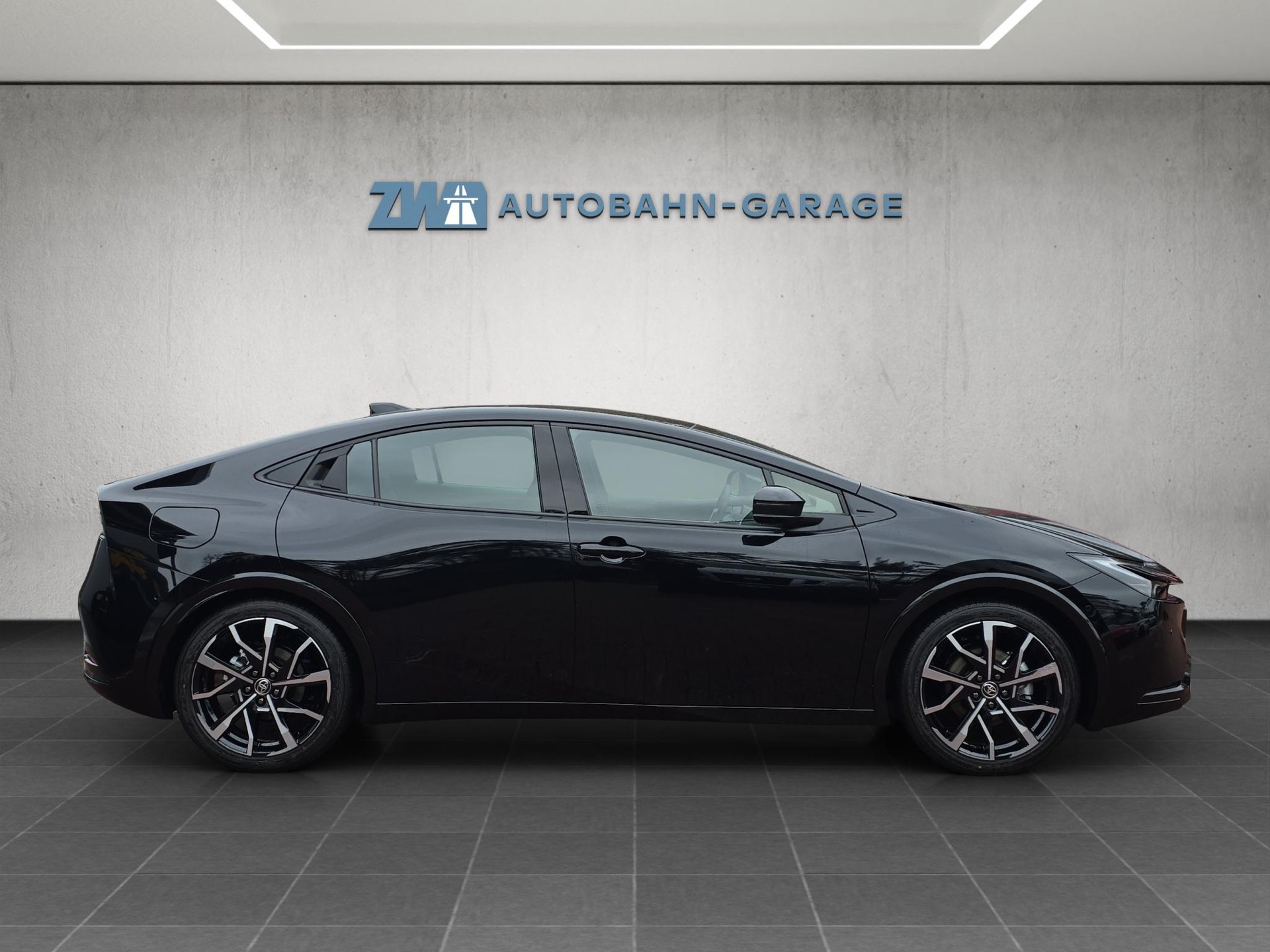 TOYOTA Prius 2.0 Plug-In-Hybrid Premium-image-5