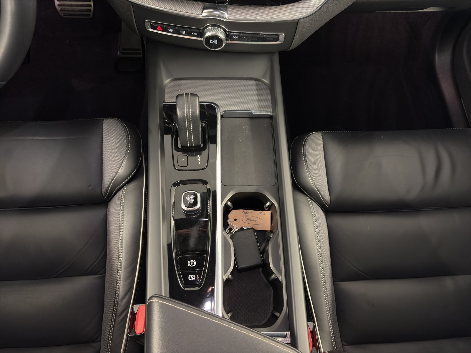 Image VOLVO XC60 XC60 T6 eAWD R-Design