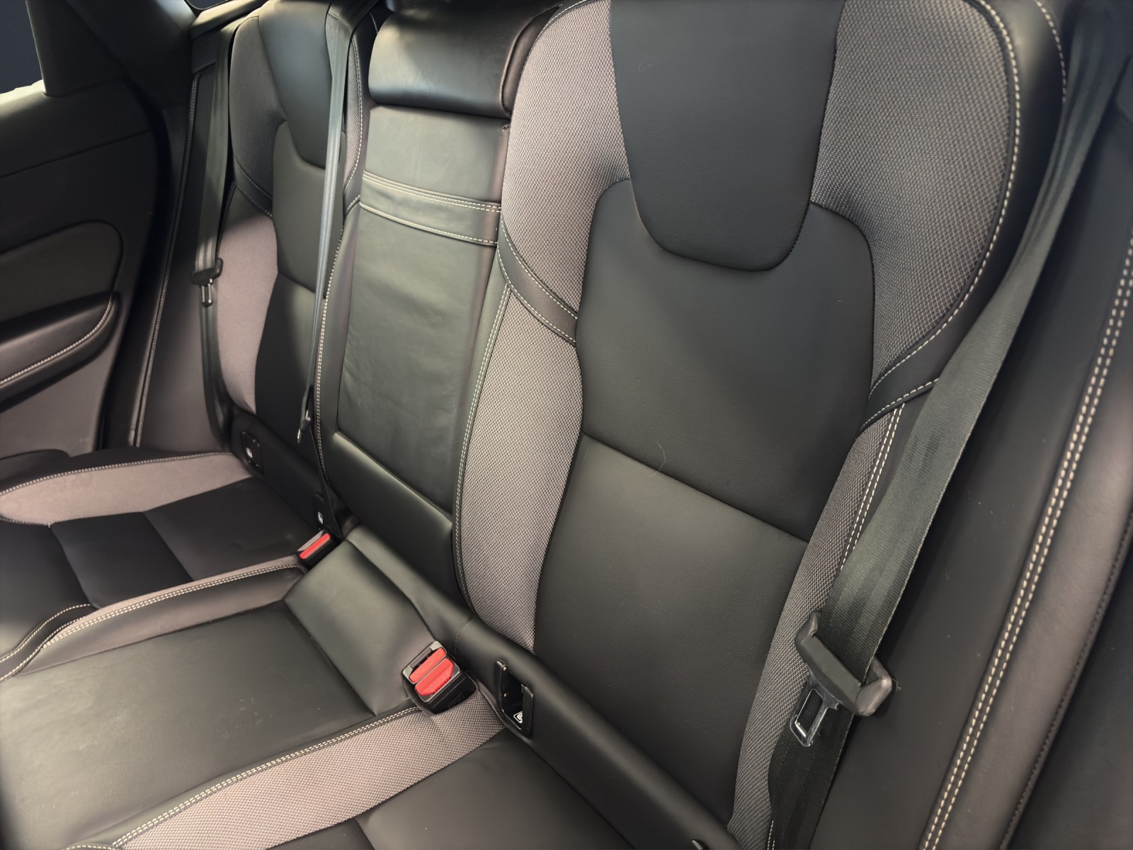 Image VOLVO XC60 XC60 T6 eAWD R-Design