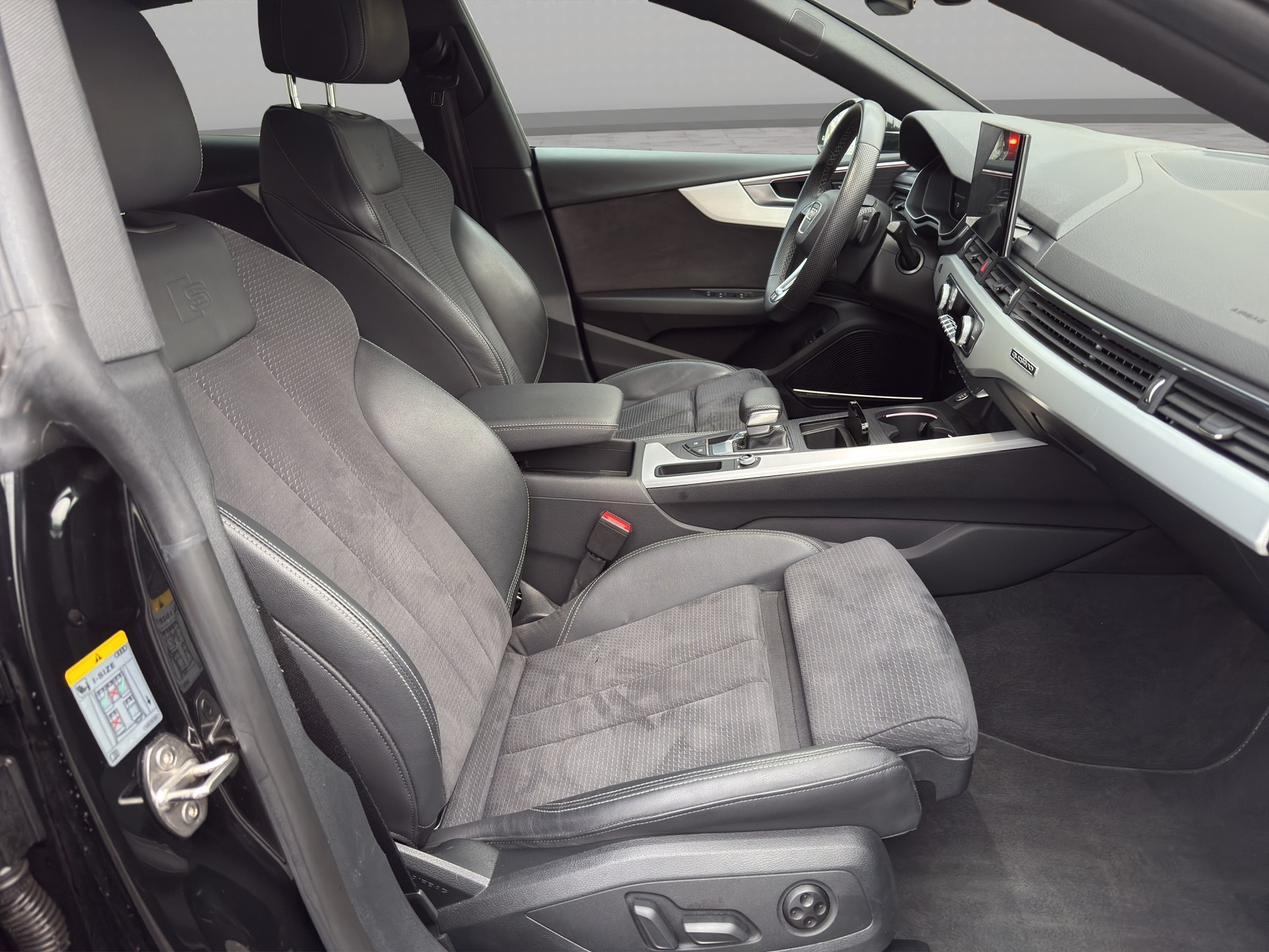 AUDI A5 Sportback 40 TFSI S-Line quattro S-tronic-image-19