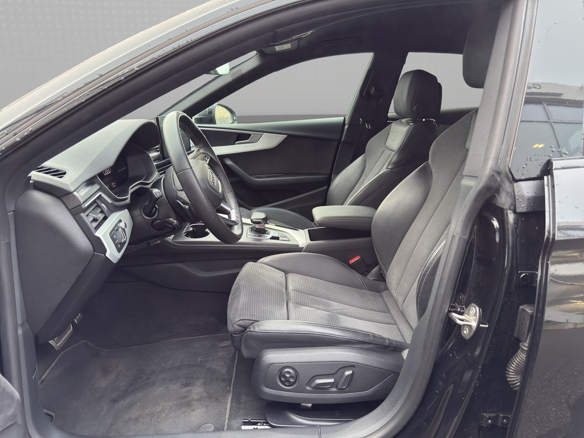 AUDI A5 Sportback 40 TFSI S-Line quattro S-tronic-image-10