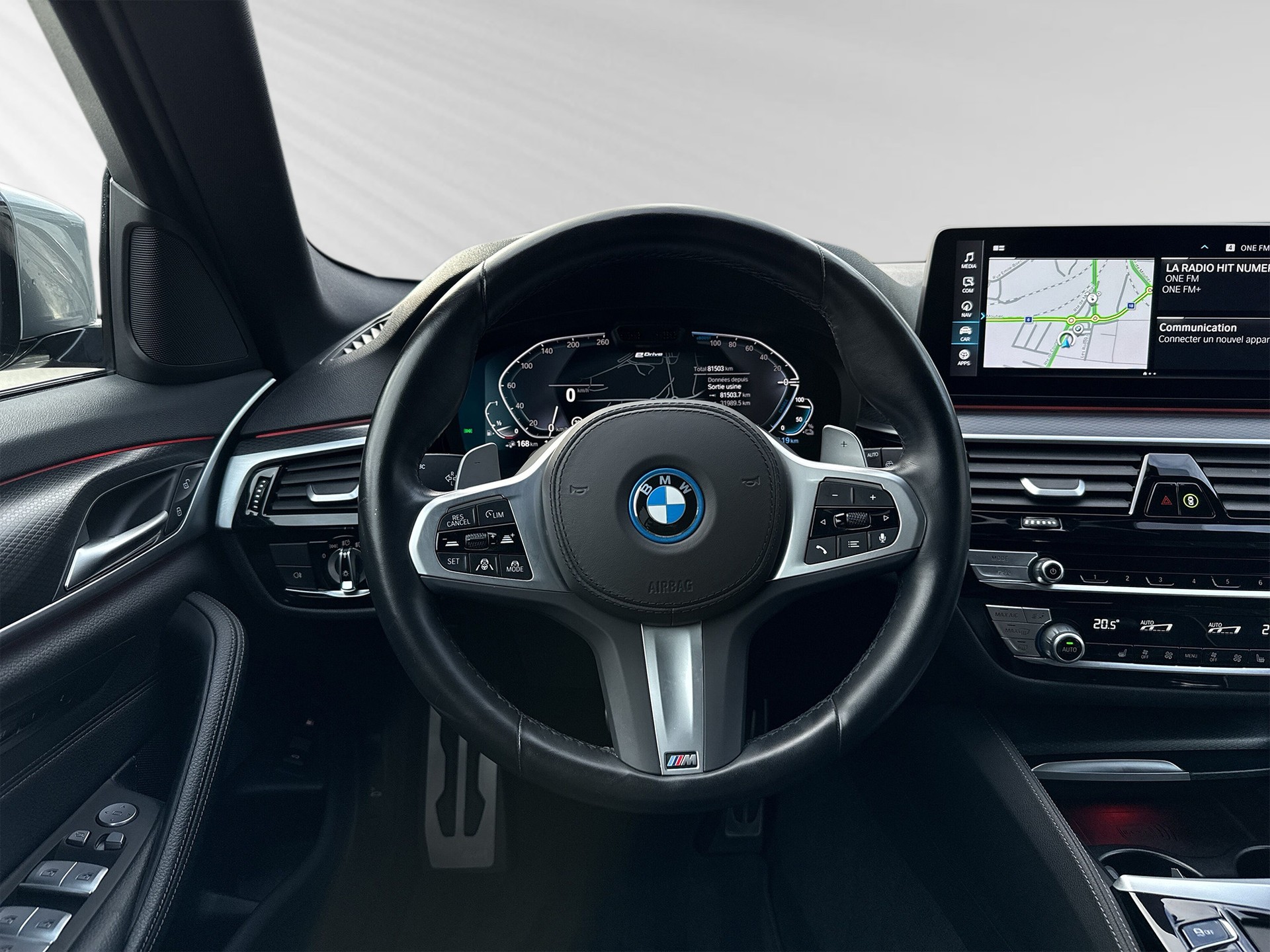 BMW 530e xDrive Touring M Sport Steptronic-image-5