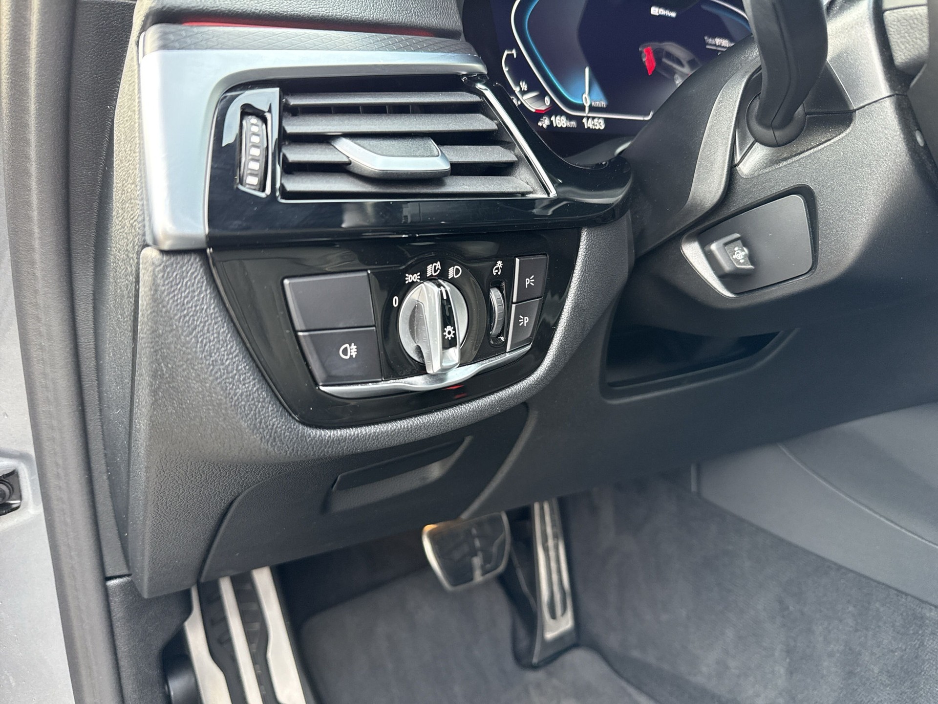 BMW 530e xDrive Touring M Sport Steptronic-image-20