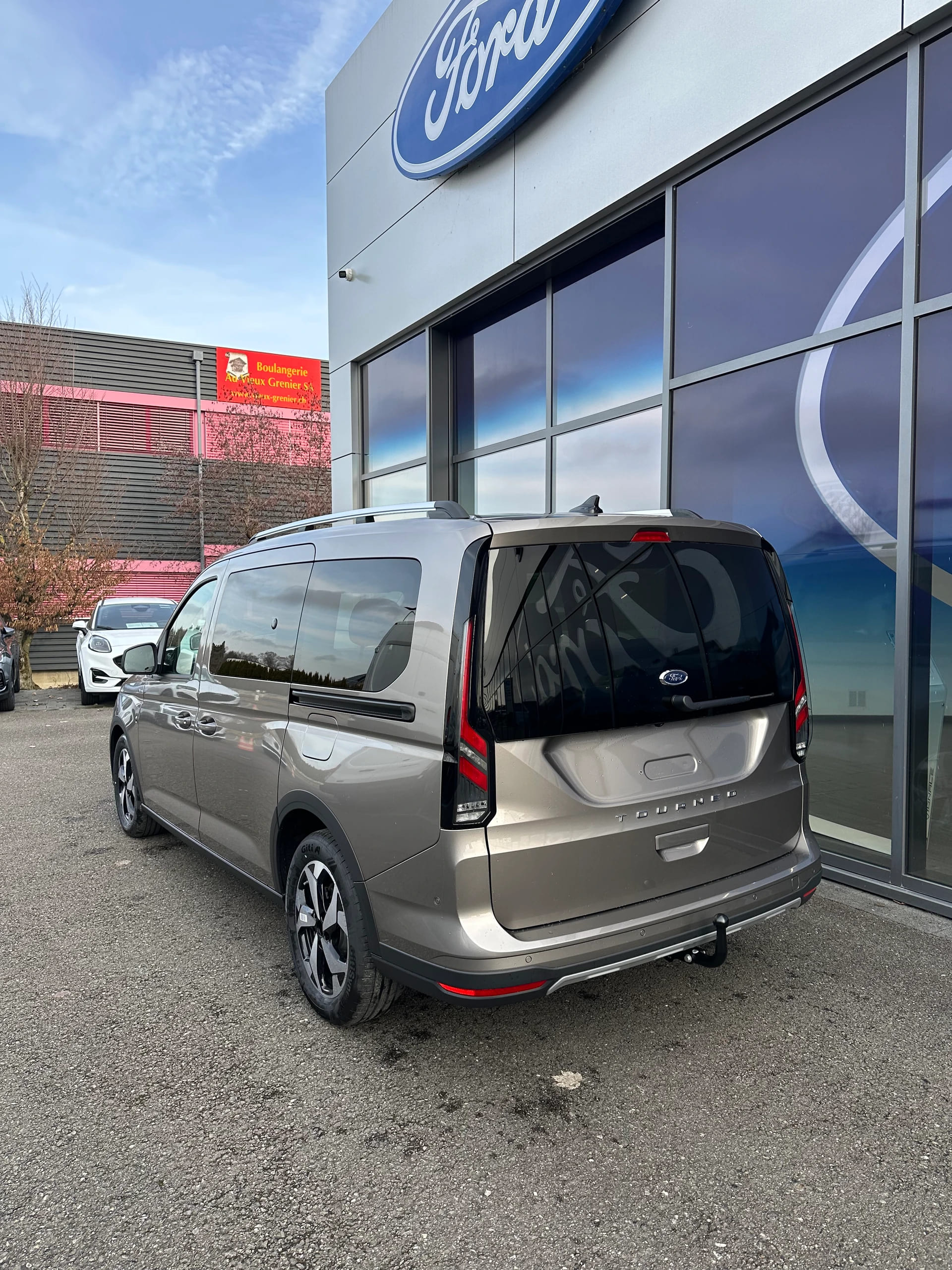 FORD TOURNEO CONNECT Grand 2.0 EcoB Active/122CV/Aut.-image-3