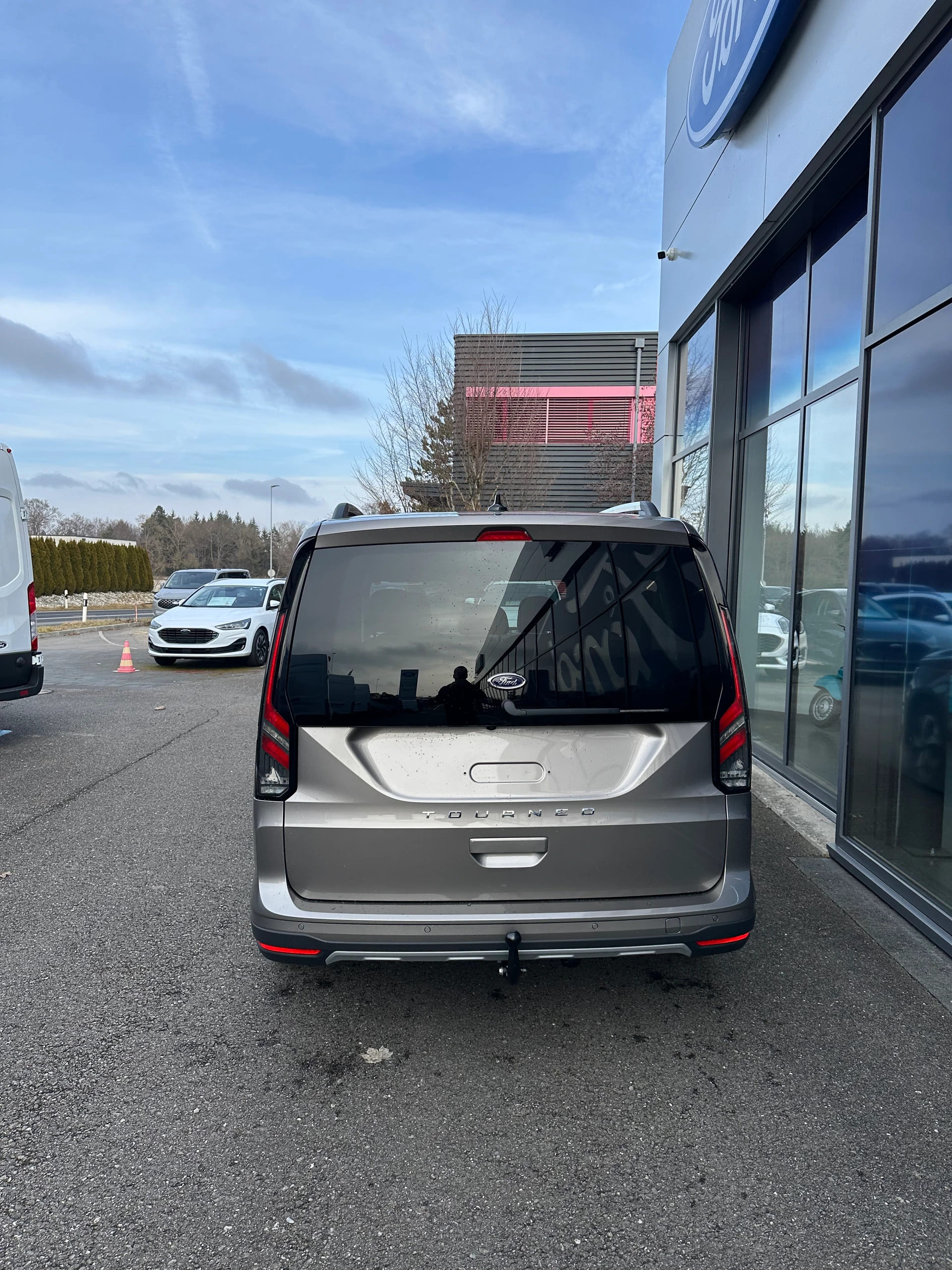 FORD TOURNEO CONNECT Grand 2.0 EcoB Active/122CV/Aut.-image-4