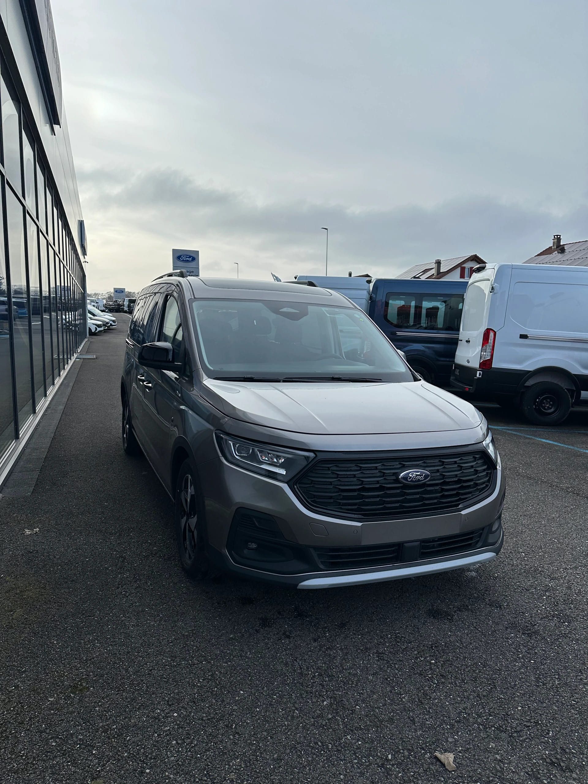 FORD TOURNEO CONNECT Grand 2.0 EcoB Active/122CV/Aut.-image-7