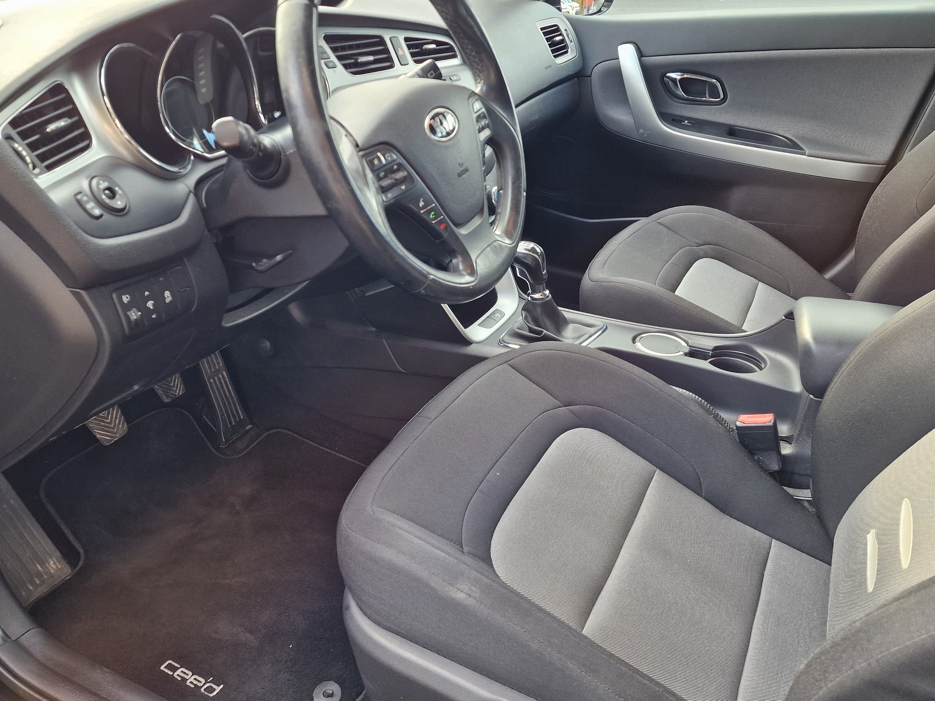 KIA Cee'd Sportswagon 1.6 GDi Trend-image-7