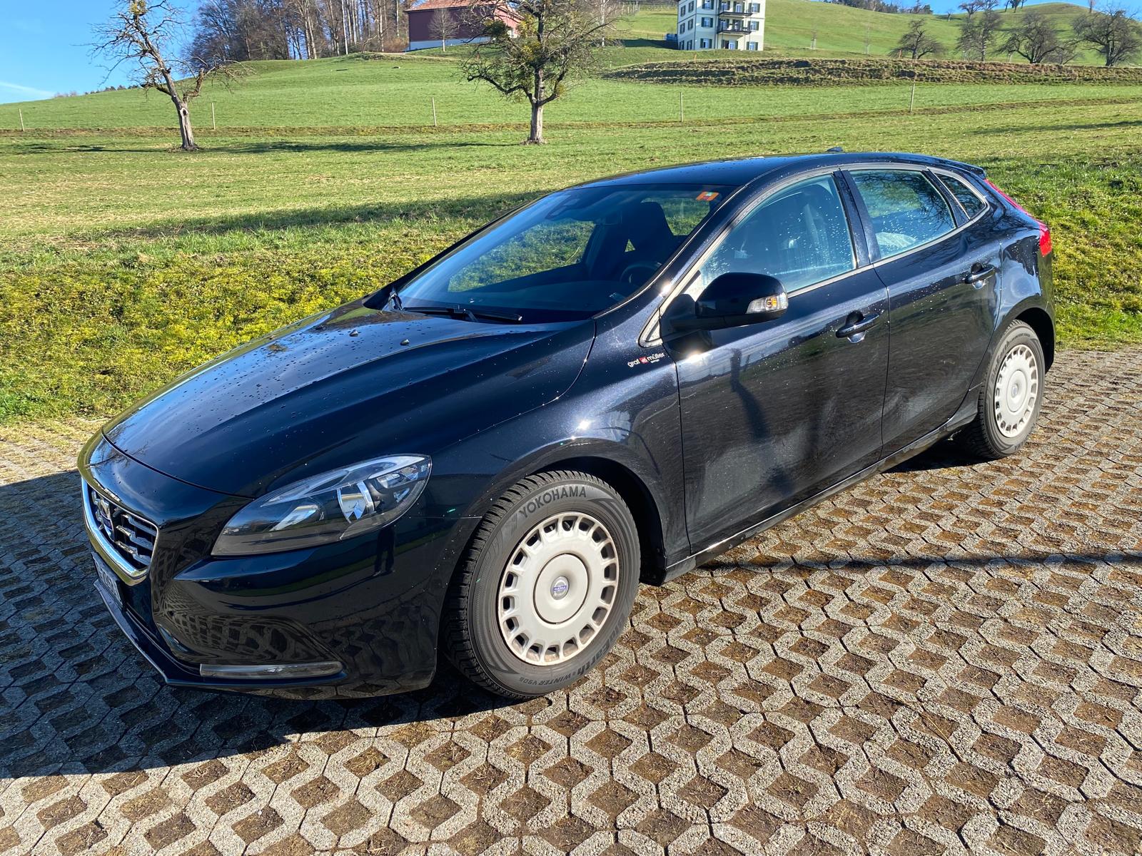 VOLVO V40 D2 Kinetic-image-0