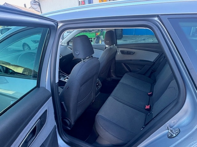 SEAT Leon ST 1.6 TDI CR Style DSG-image-9