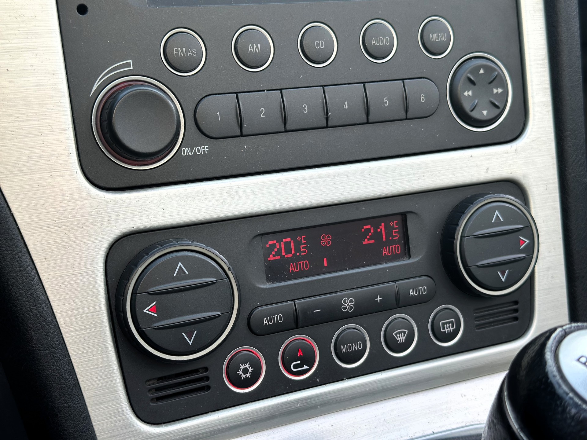 ALFA ROMEO Spider 3.2 JTS Q4-image-9