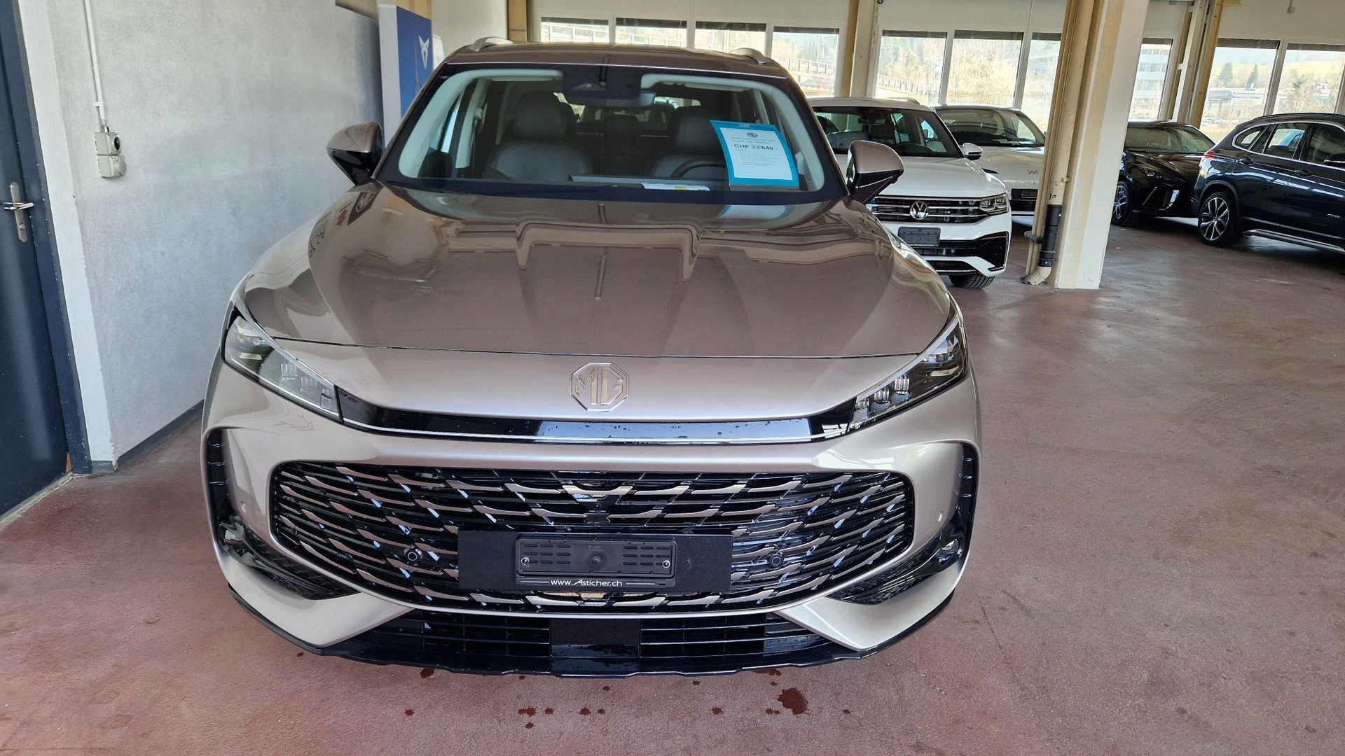 MG HS 1.5 T HEV Luxury-image-3